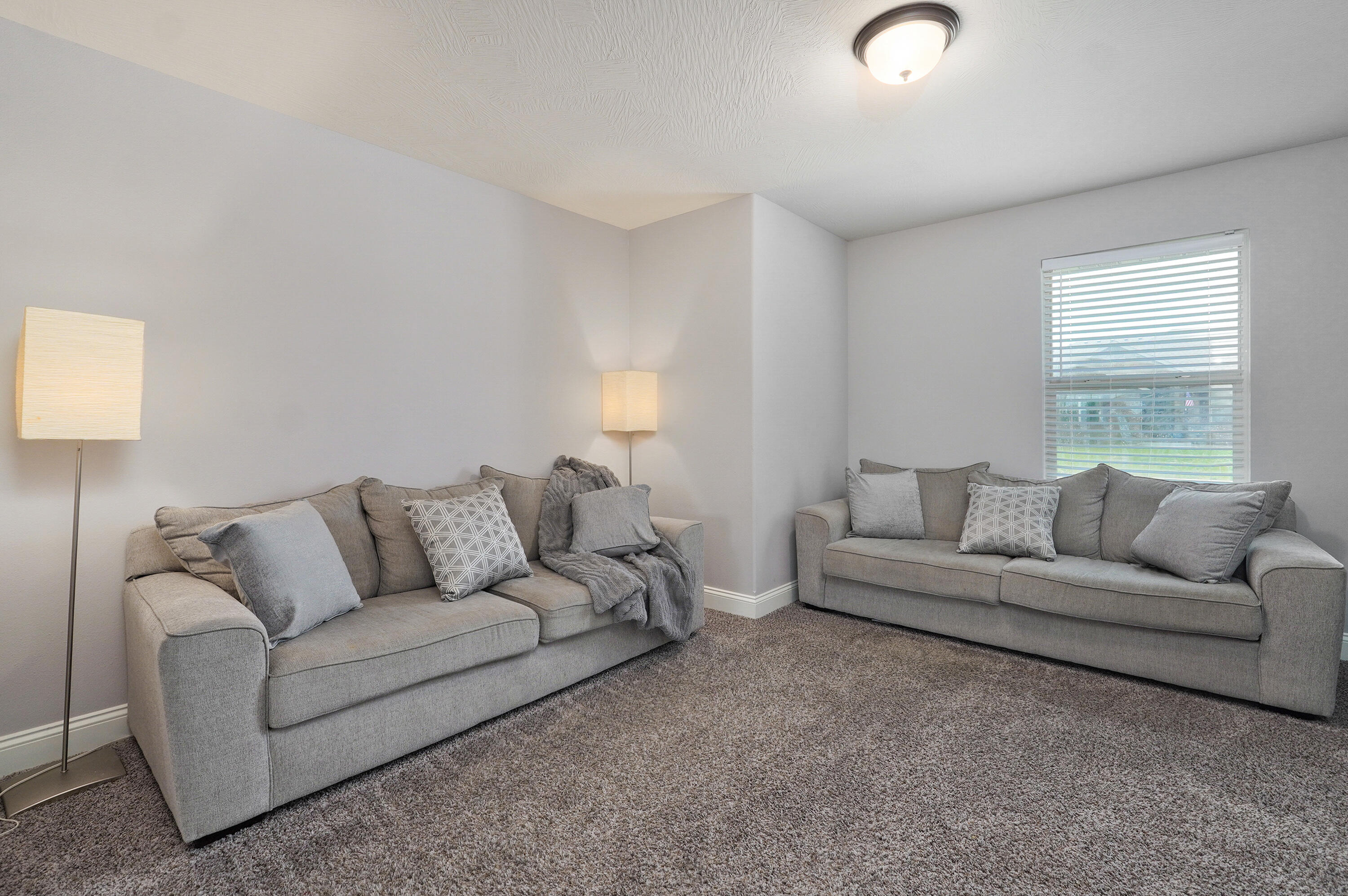 1662 North Eagle Valley Lane