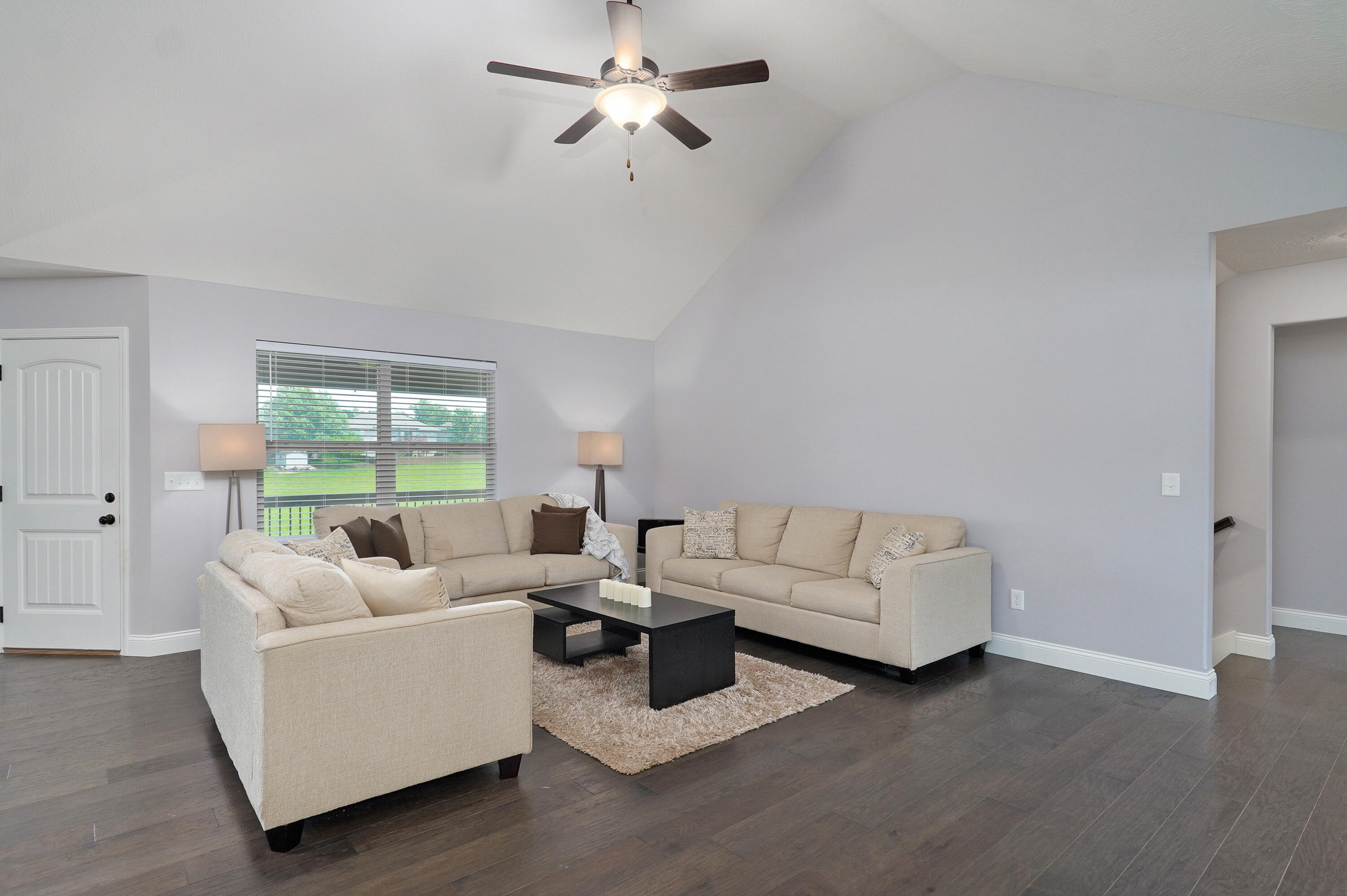 1662 North Eagle Valley Lane