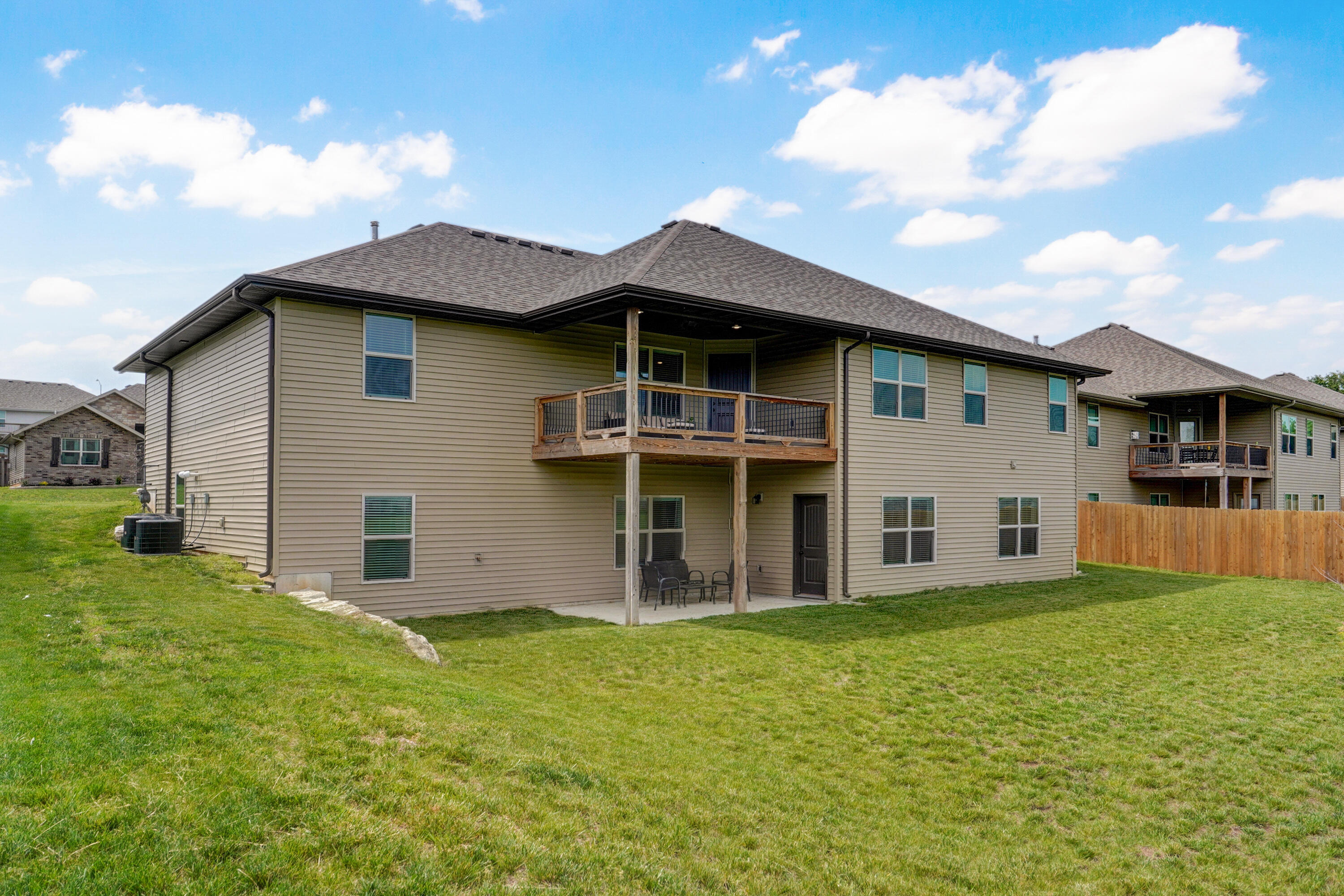 1662 North Eagle Valley Lane