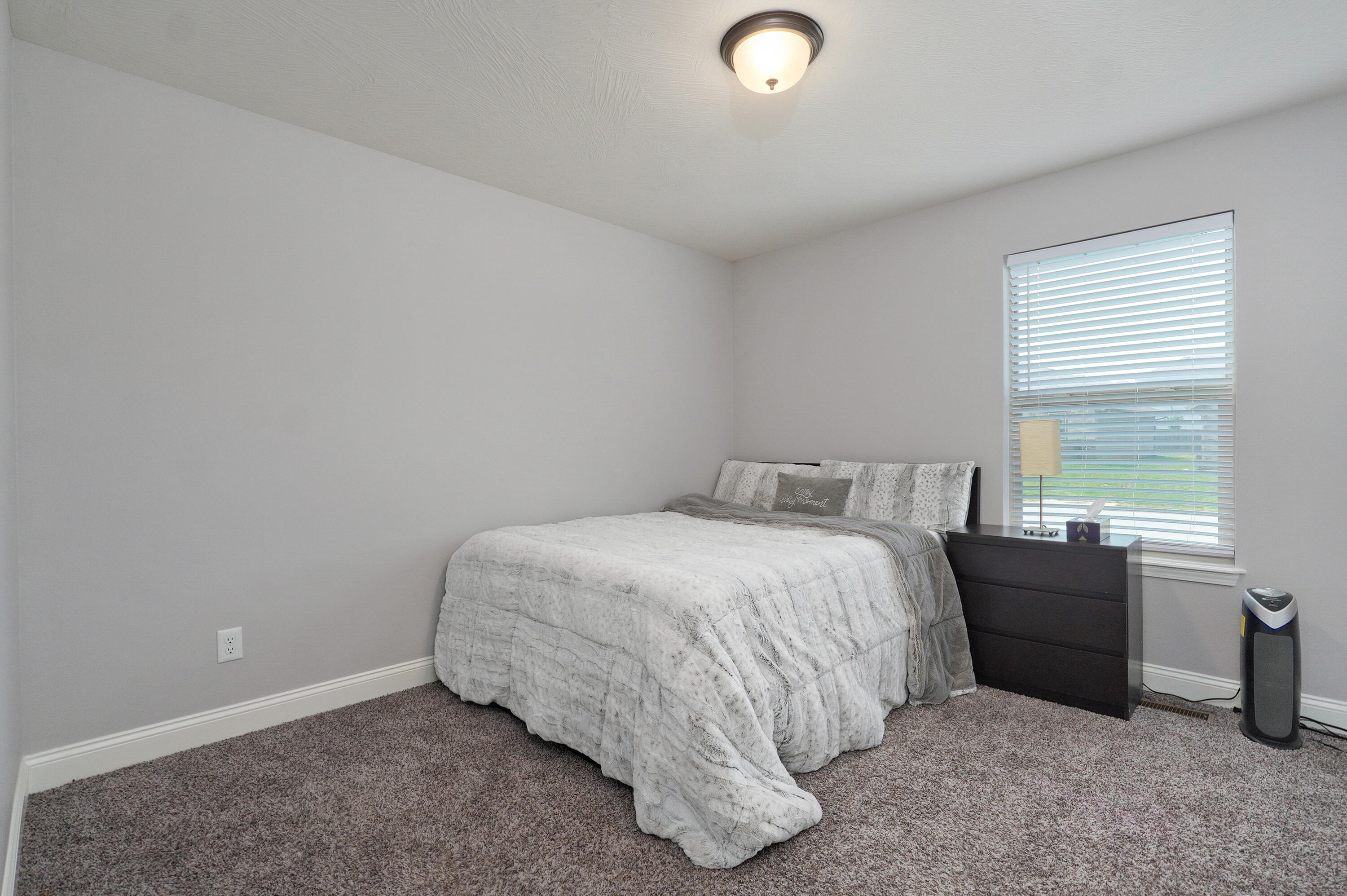 1662 North Eagle Valley Lane