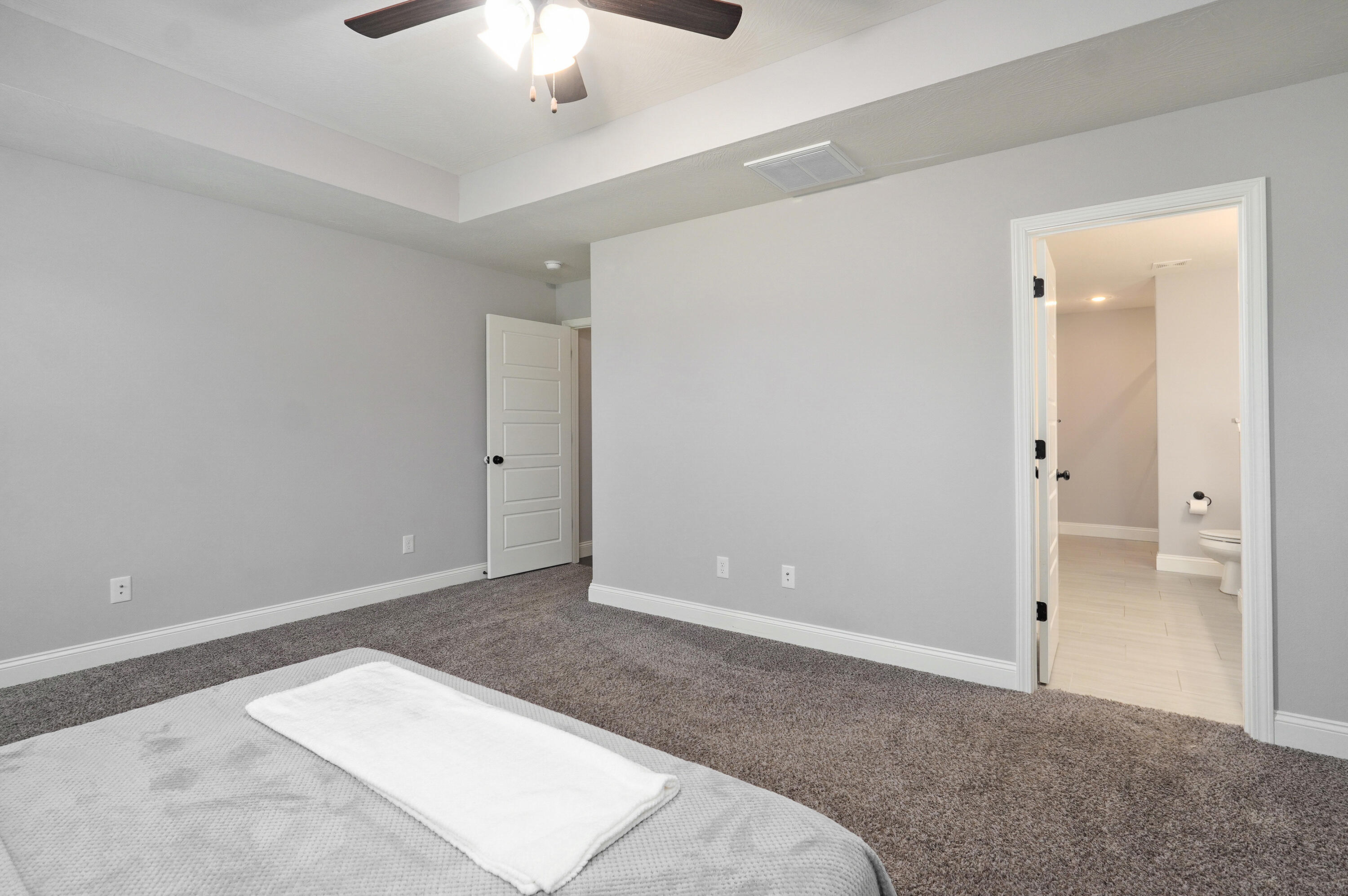1662 North Eagle Valley Lane