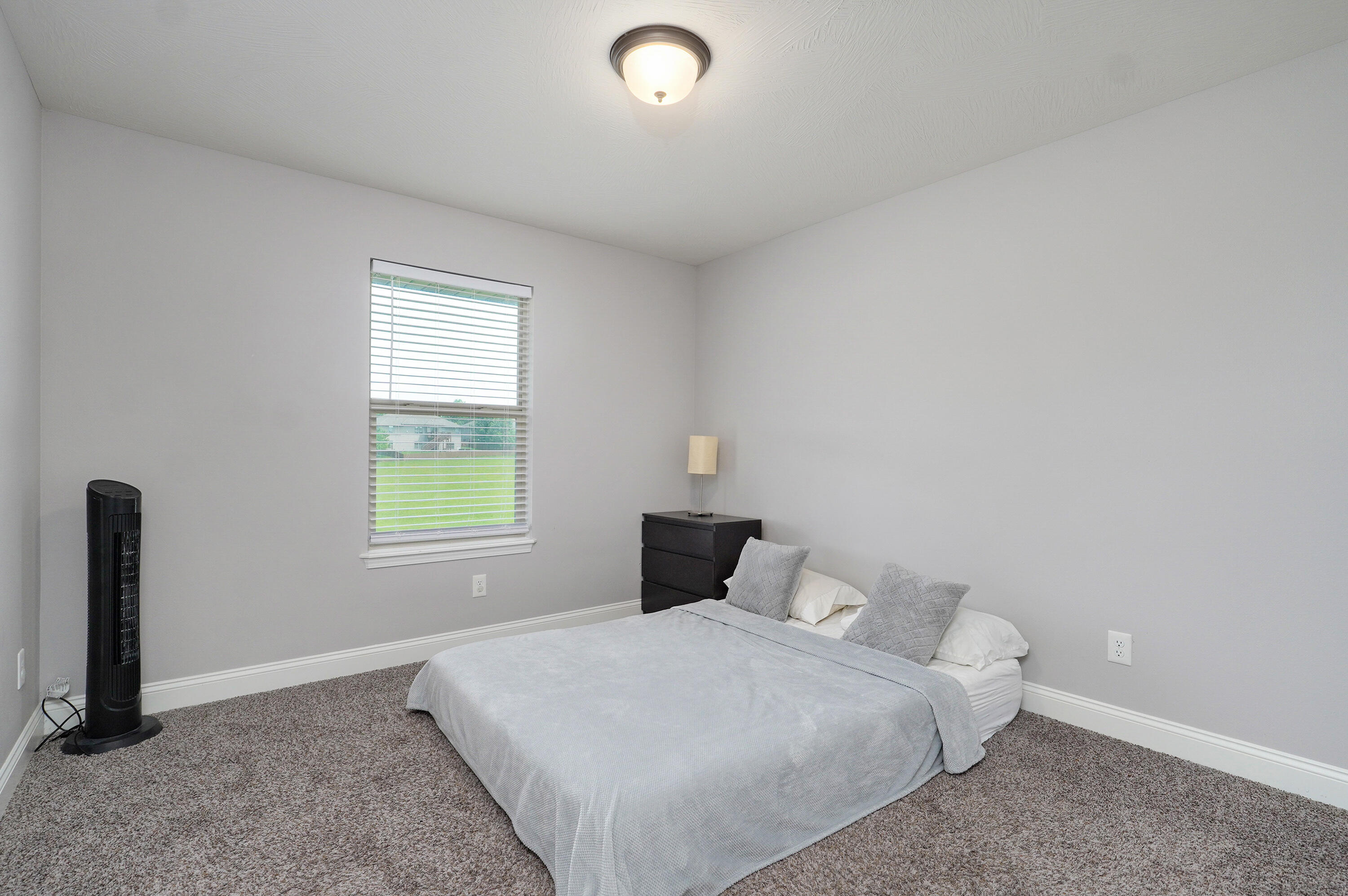 1662 North Eagle Valley Lane