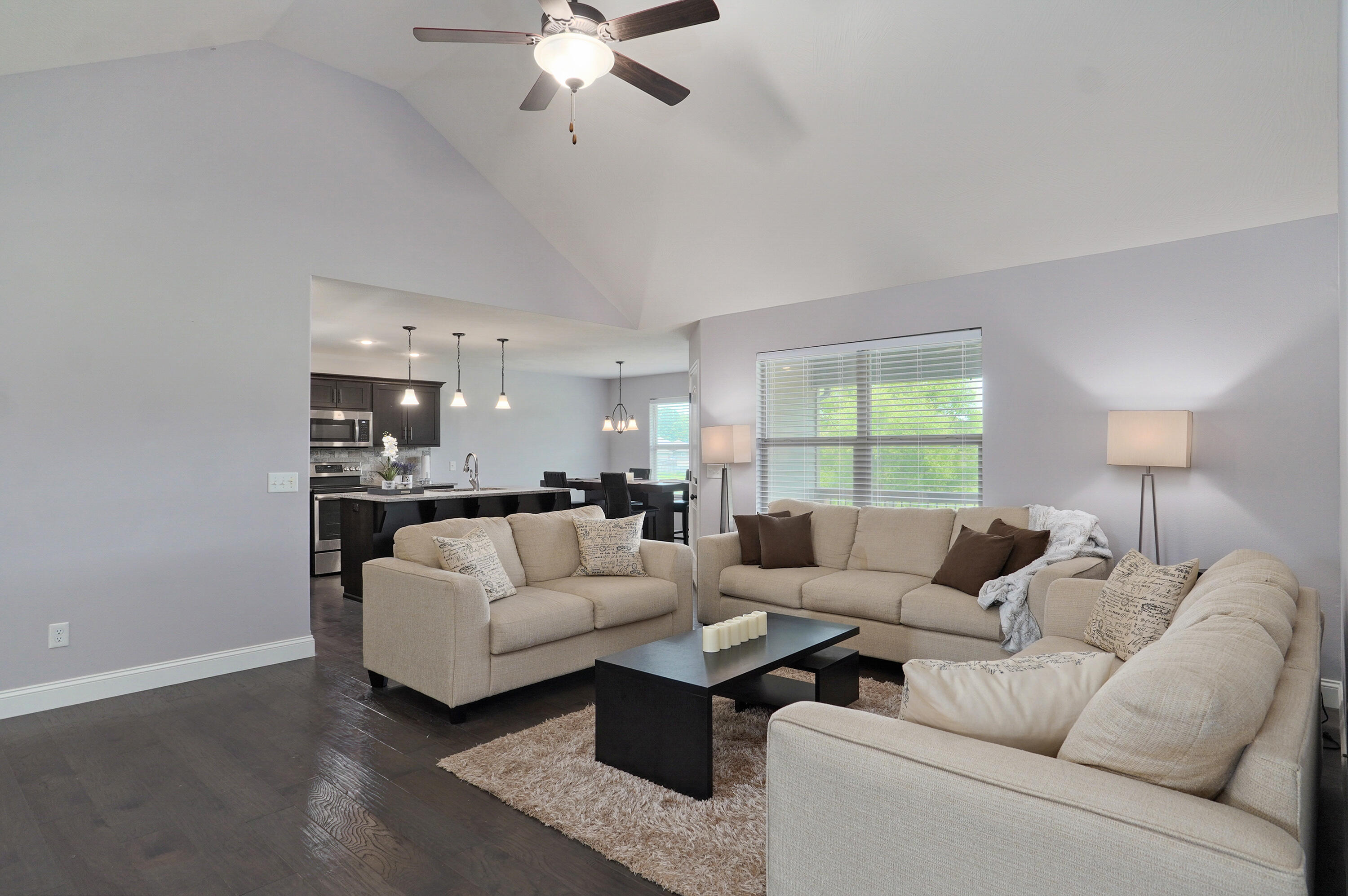 1662 North Eagle Valley Lane