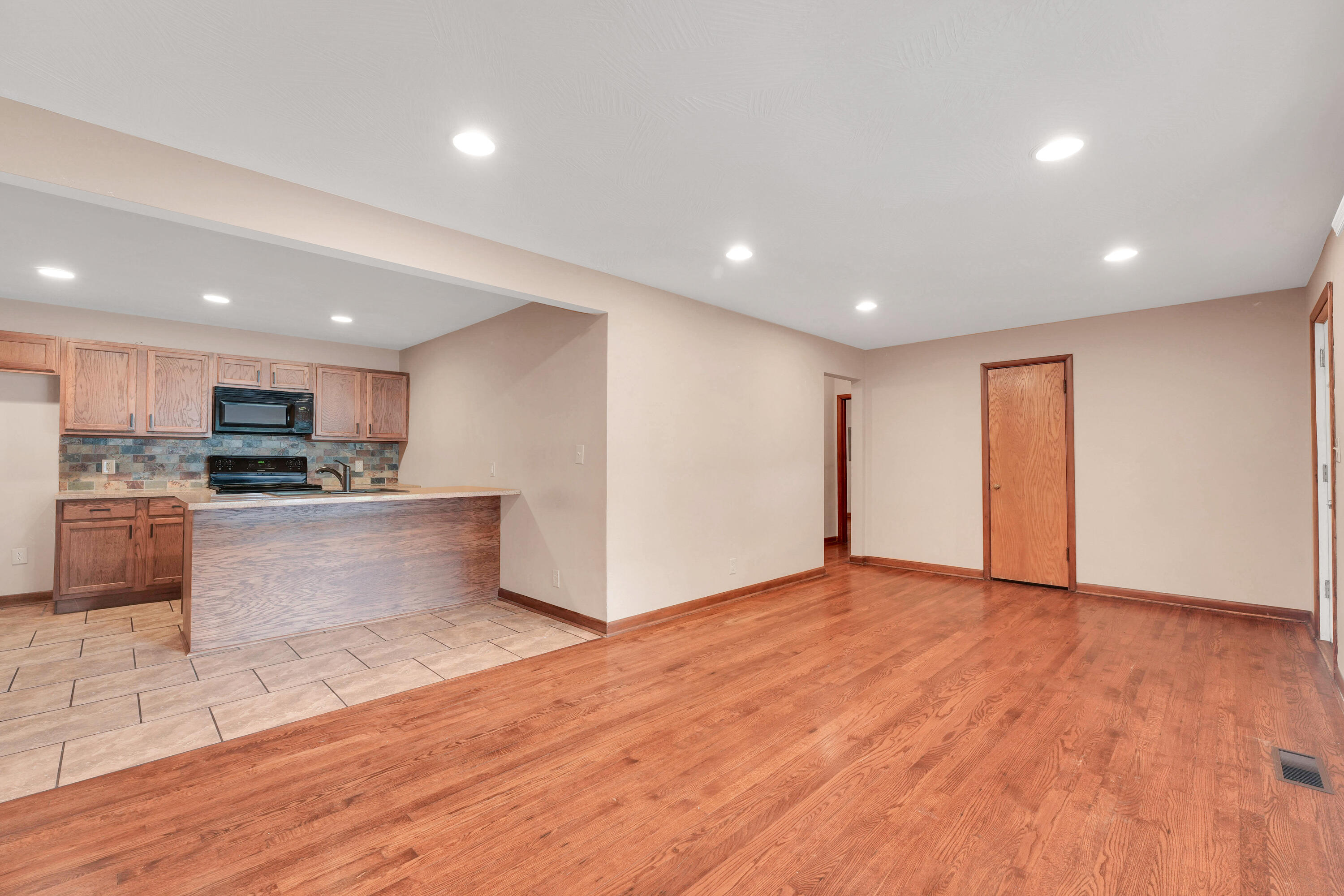 1277 East Wayland Street