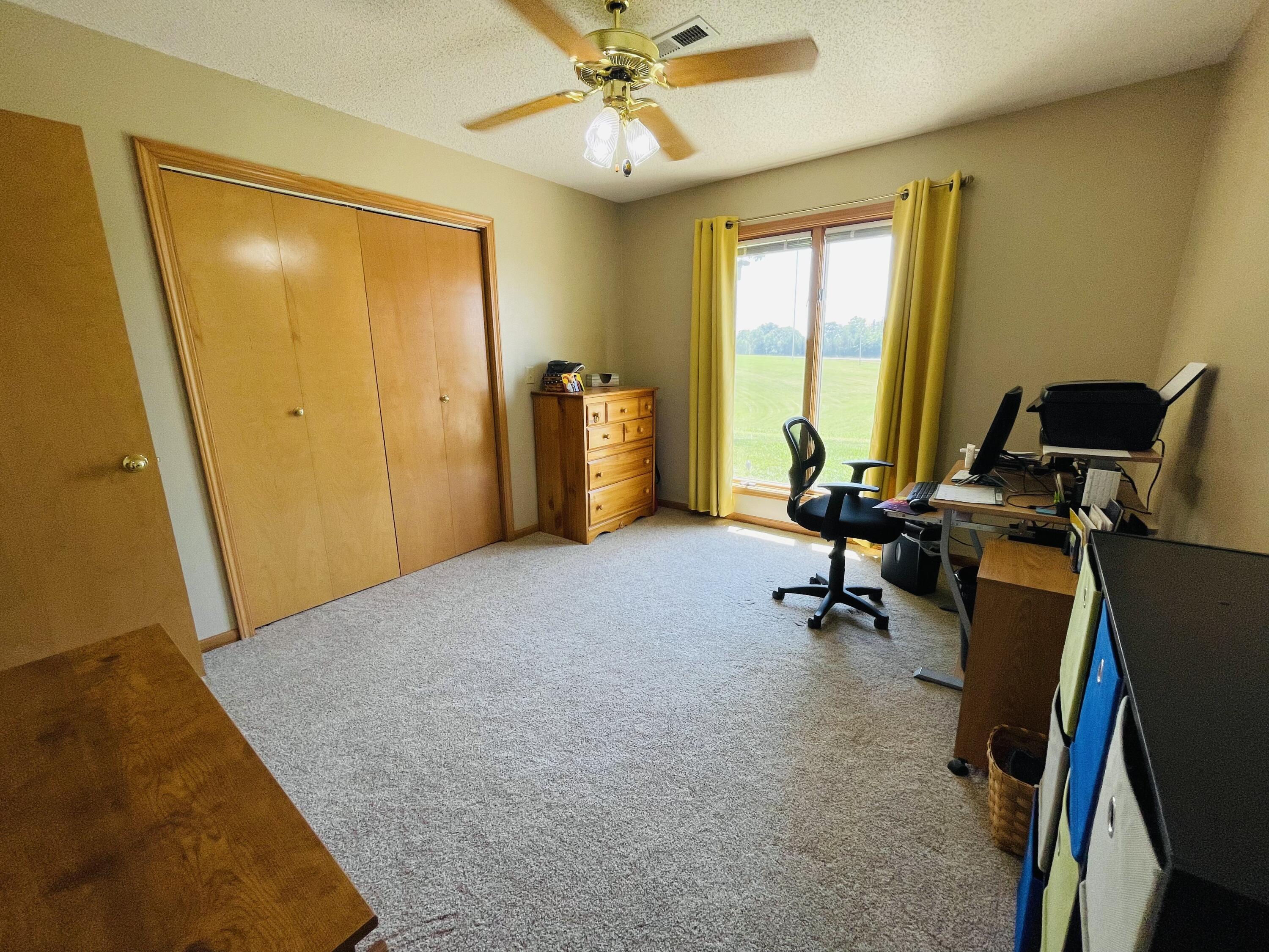 984 E State Highway 176 E