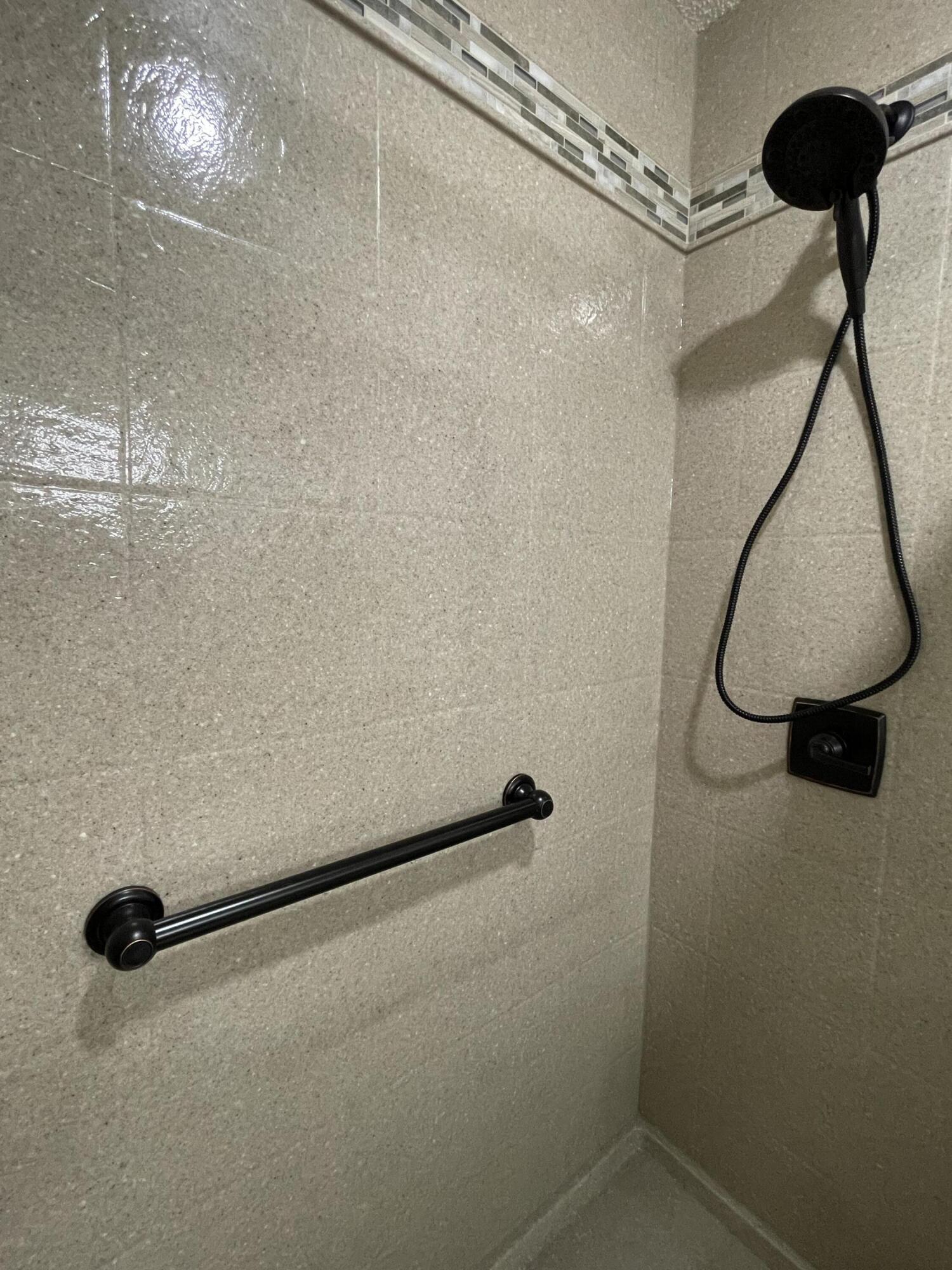 984 E State Highway 176 E