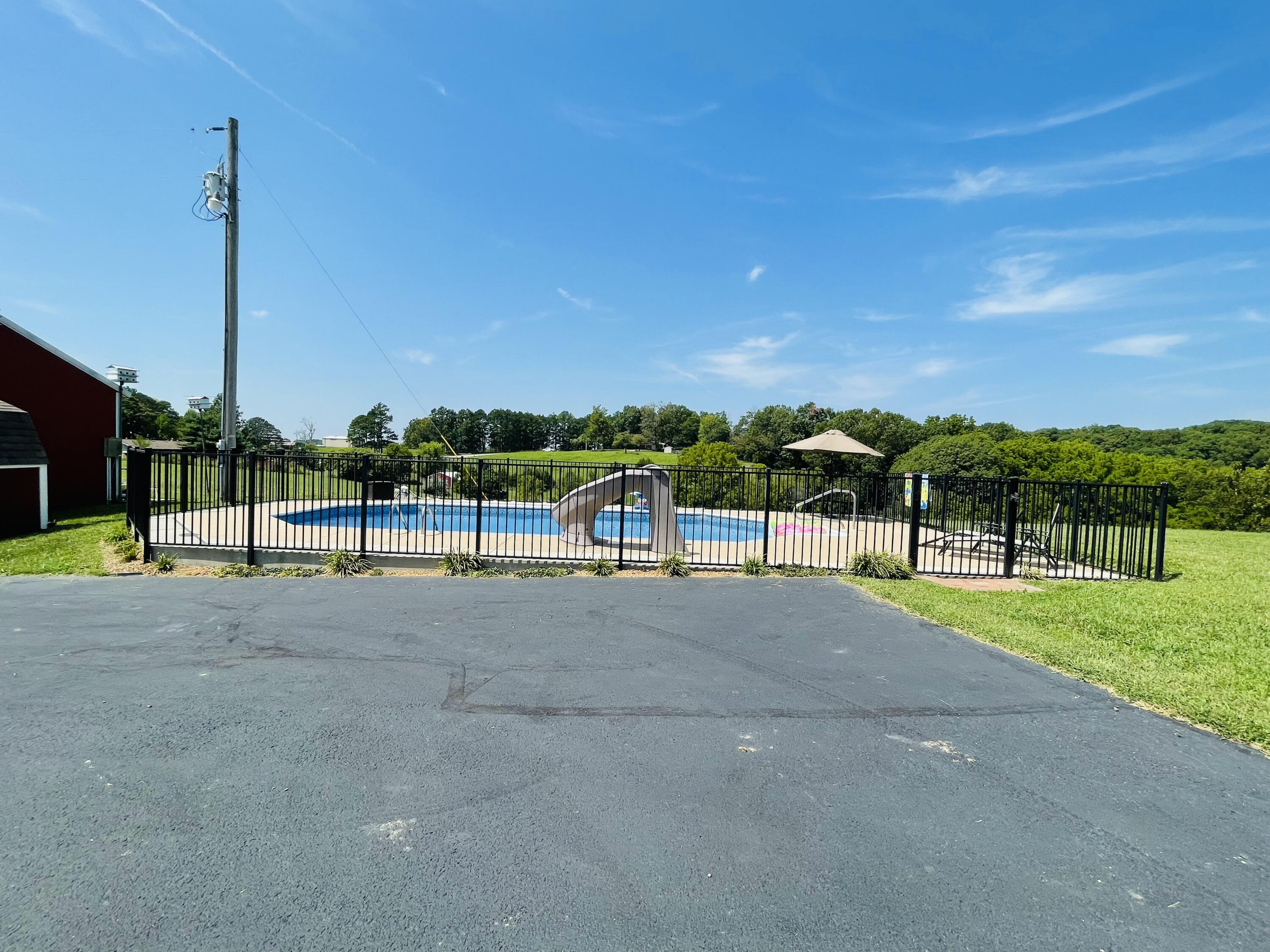 984 E State Highway 176 E