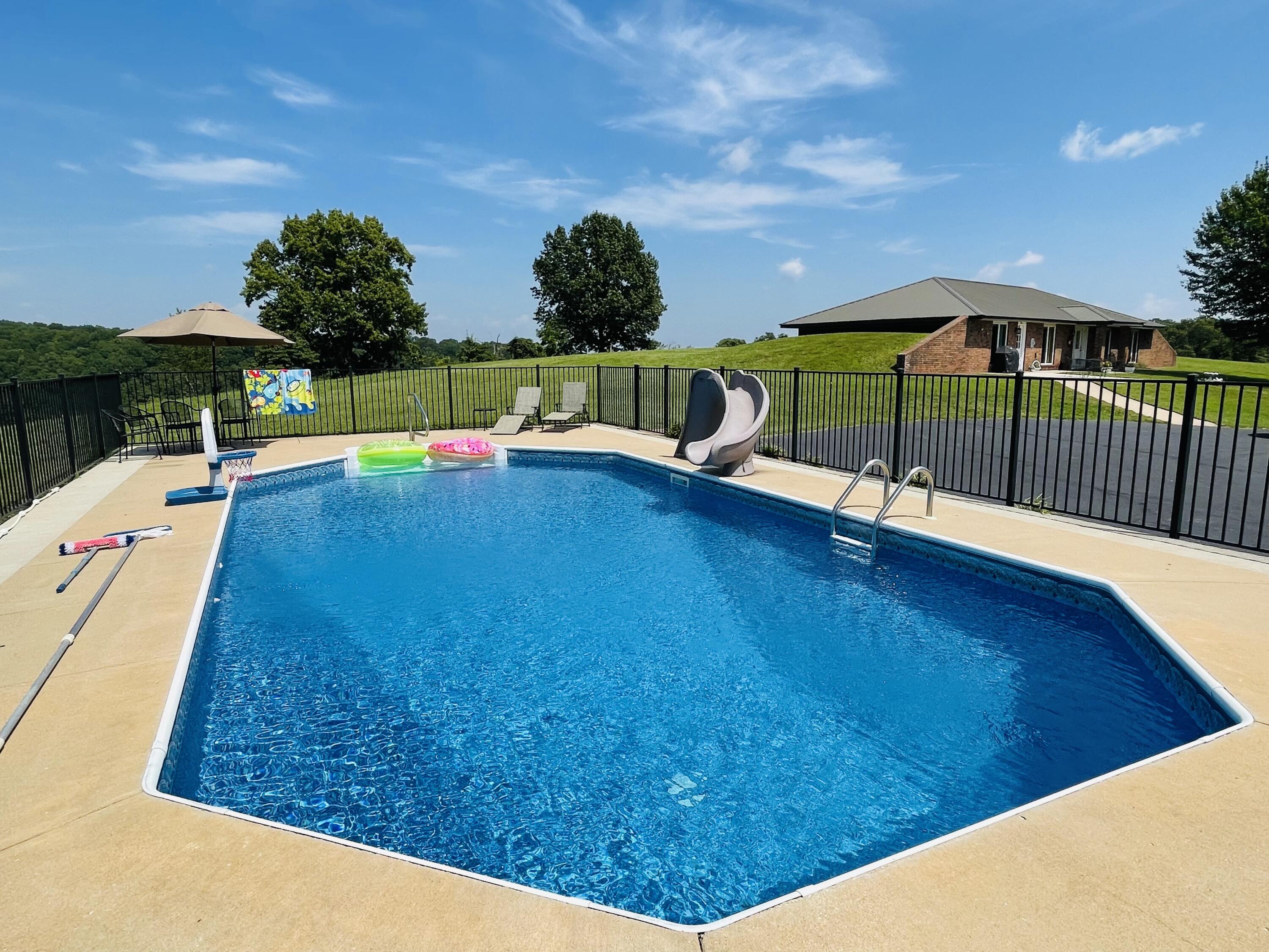 984 E State Highway 176 E