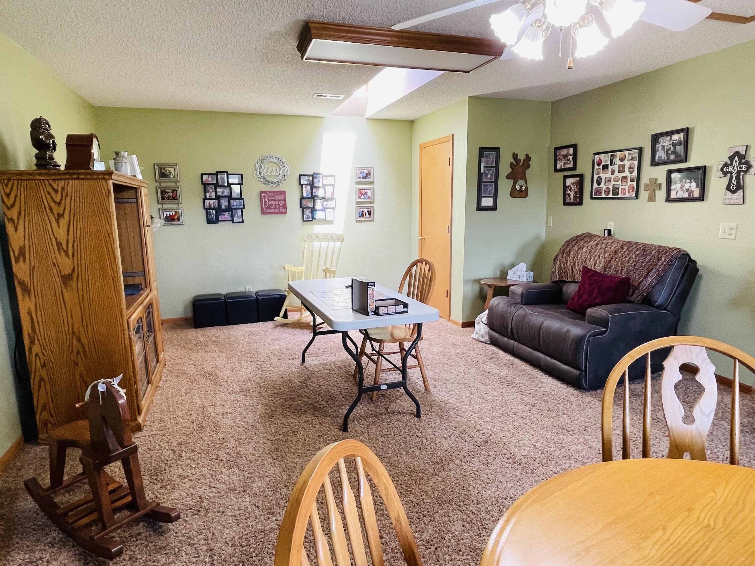 984 E State Highway 176 E