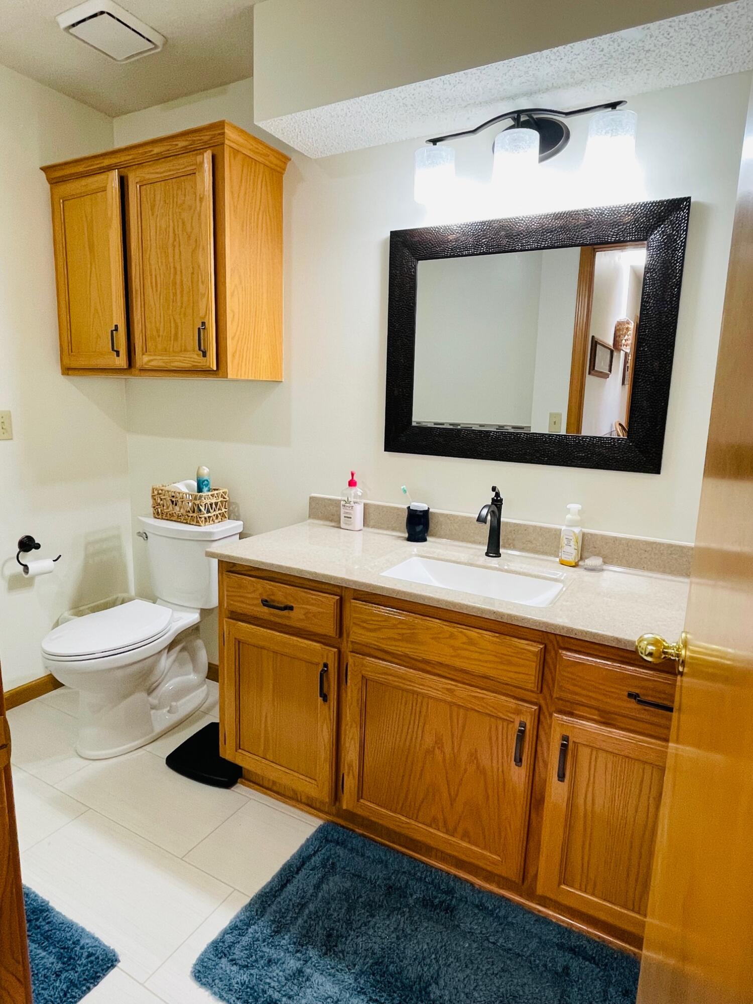 984 E State Highway 176 E