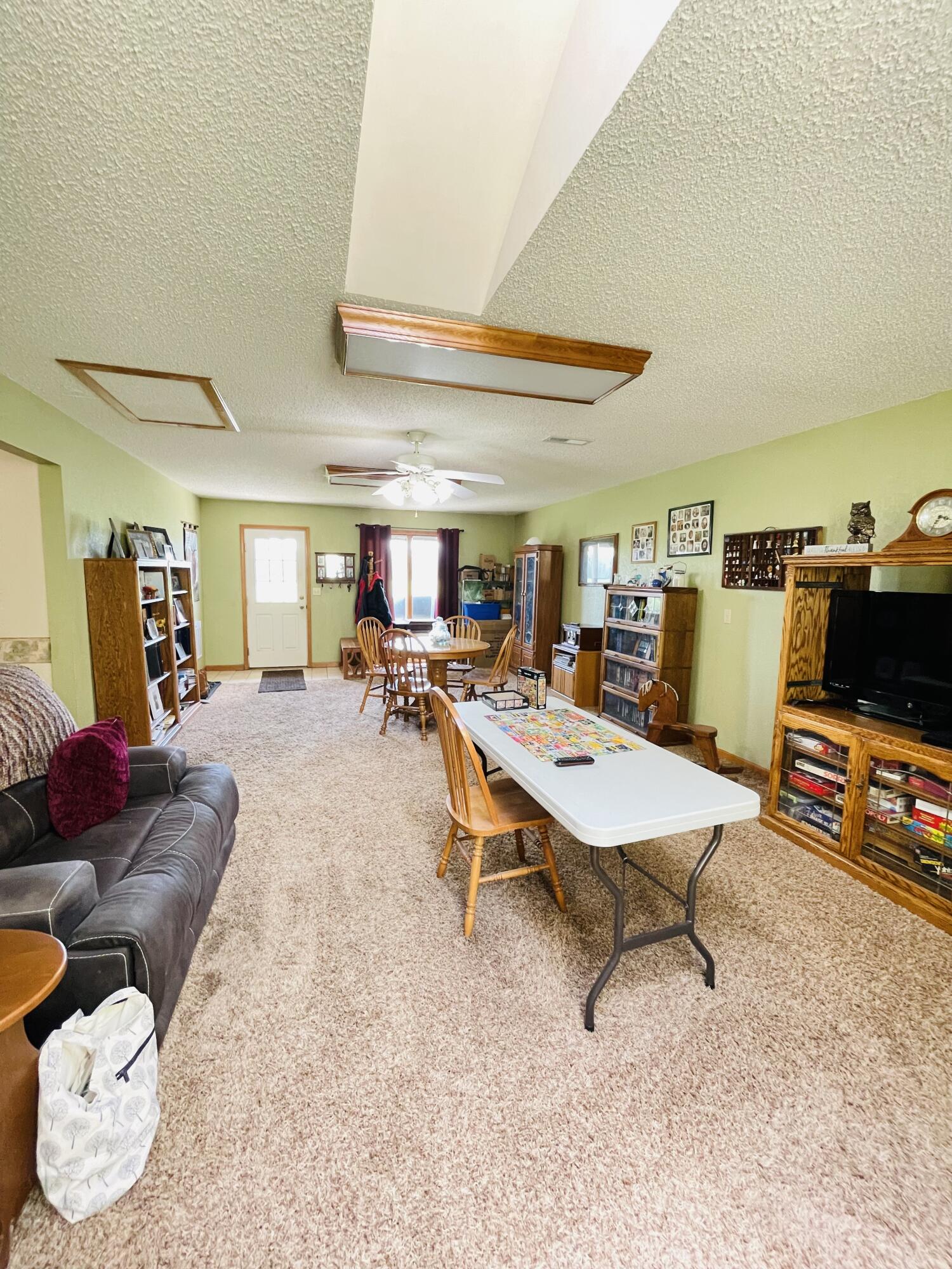 984 E State Highway 176 E