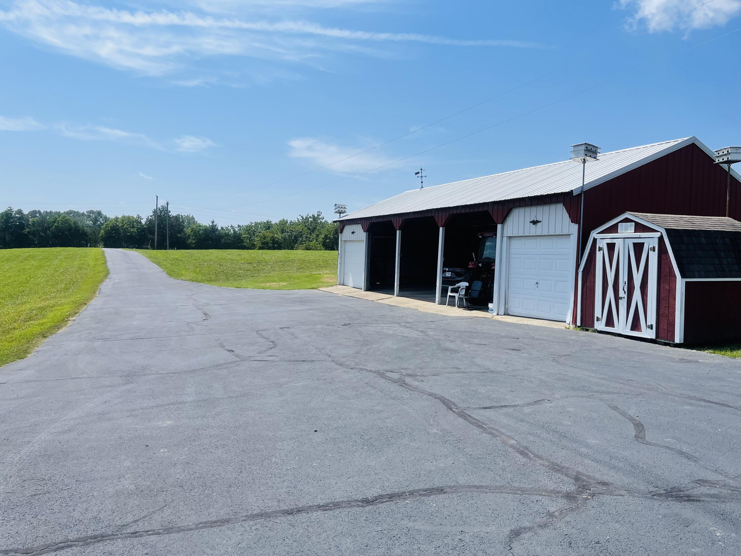 984 E State Highway 176 E