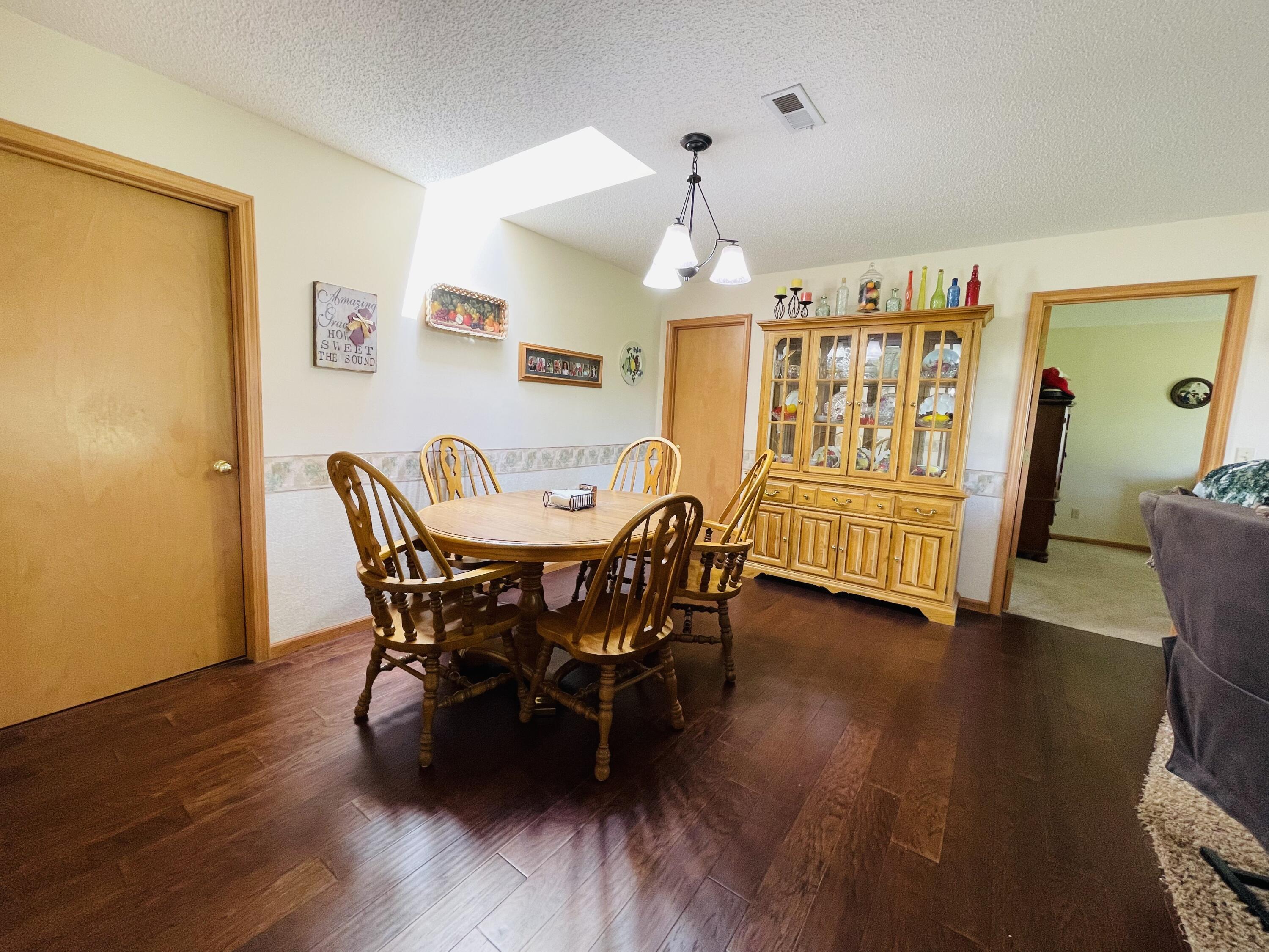 984 E State Highway 176 E