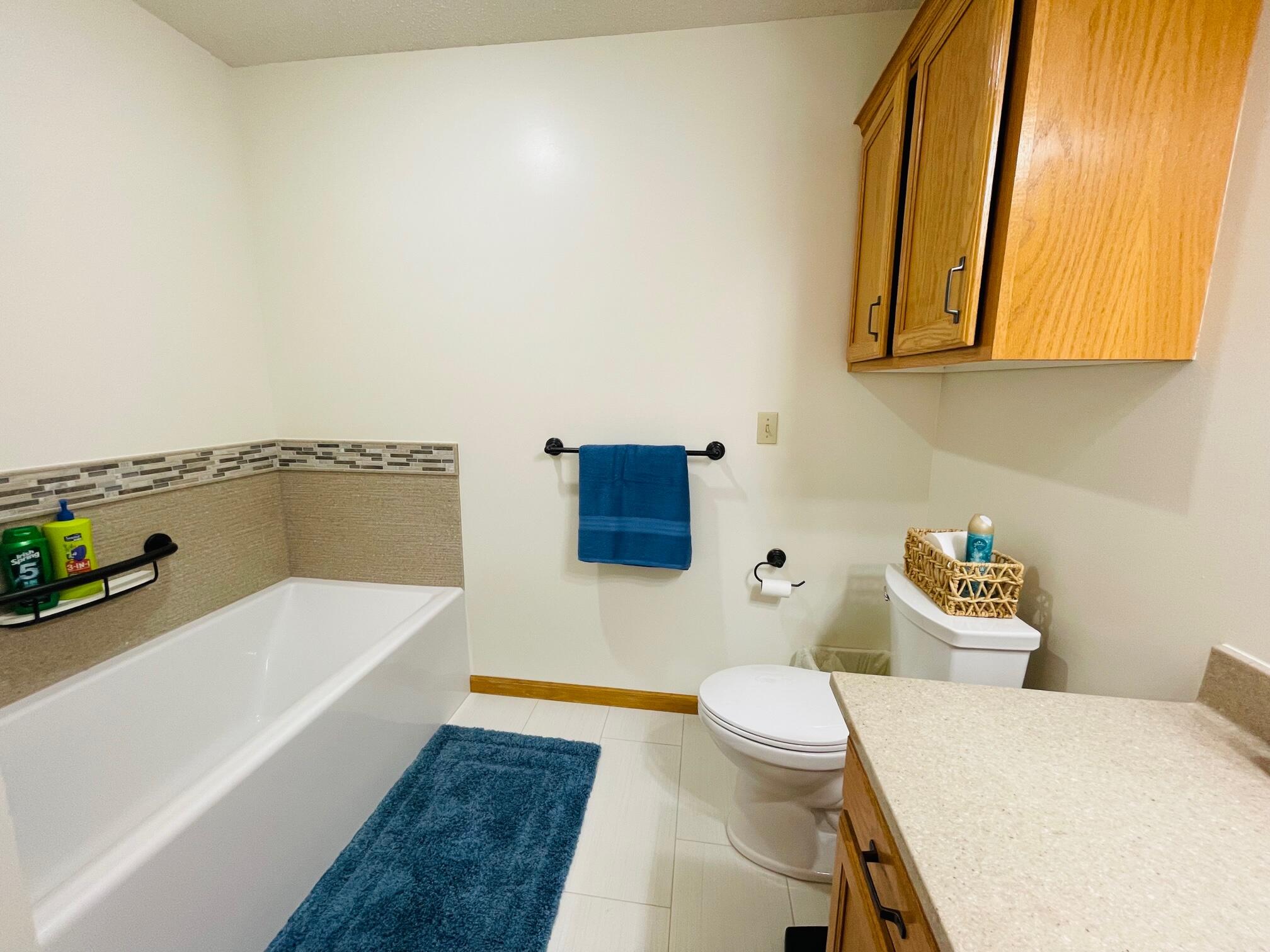 984 E State Highway 176 E