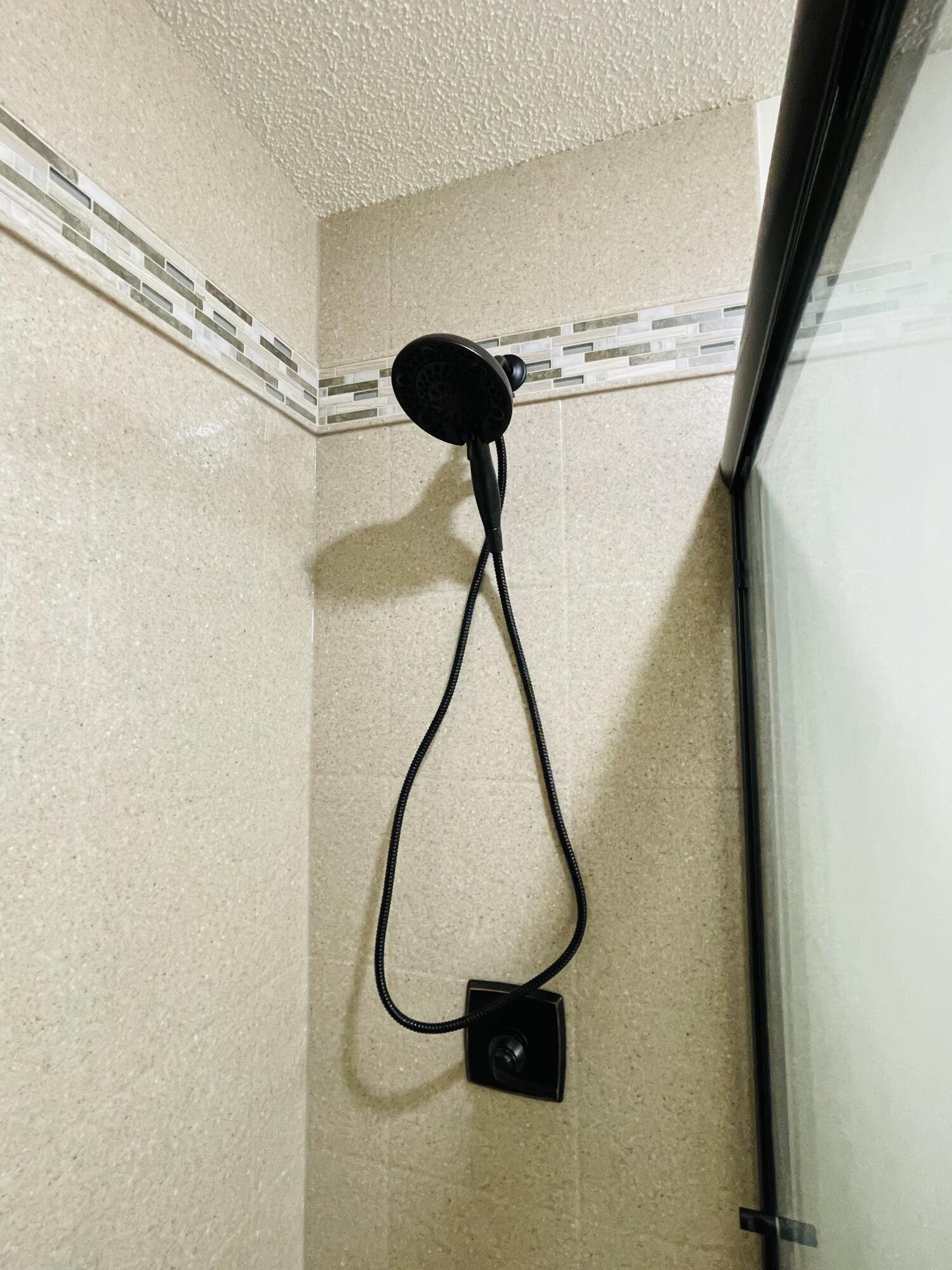 984 E State Highway 176 E