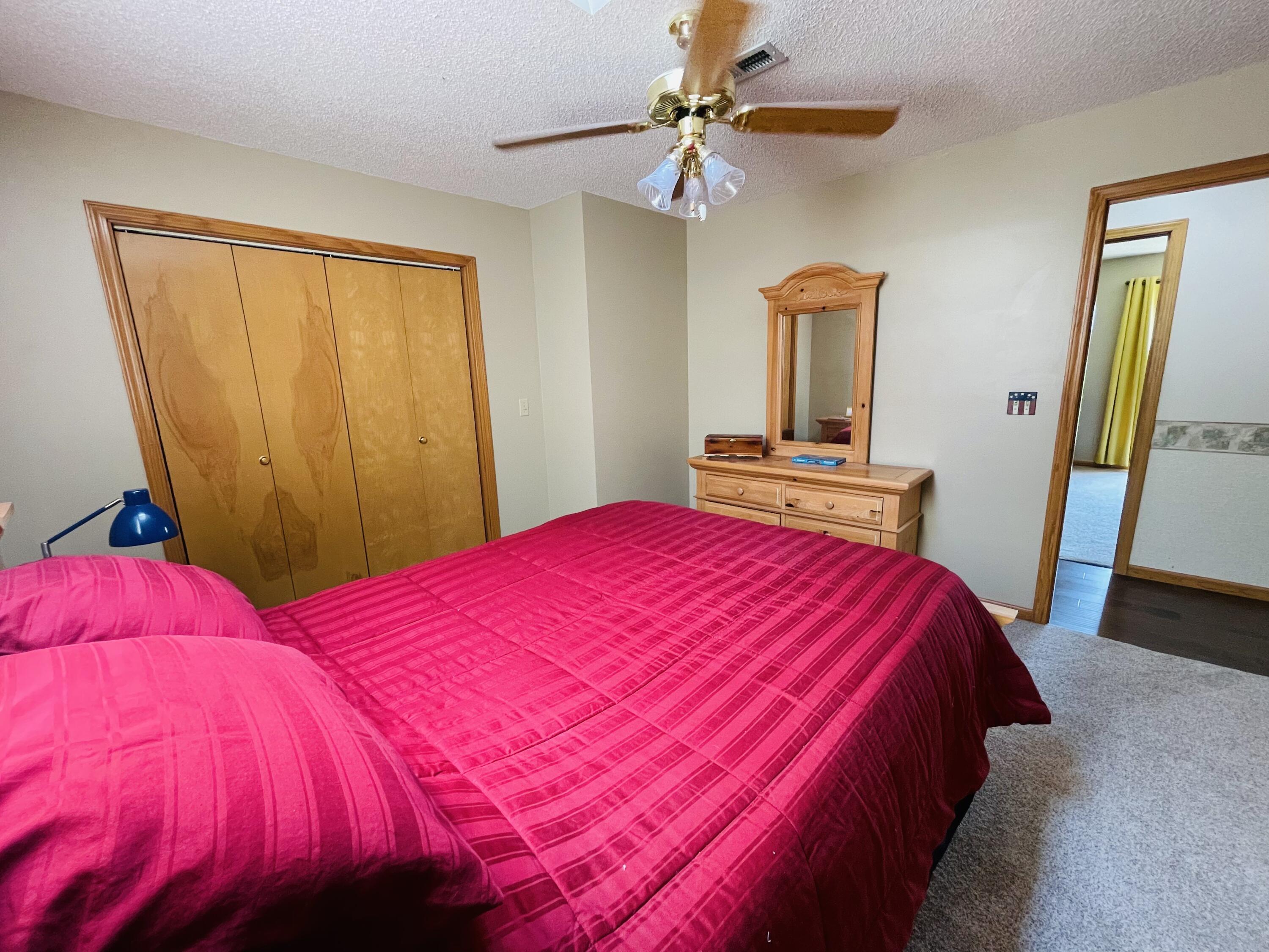 984 E State Highway 176 E