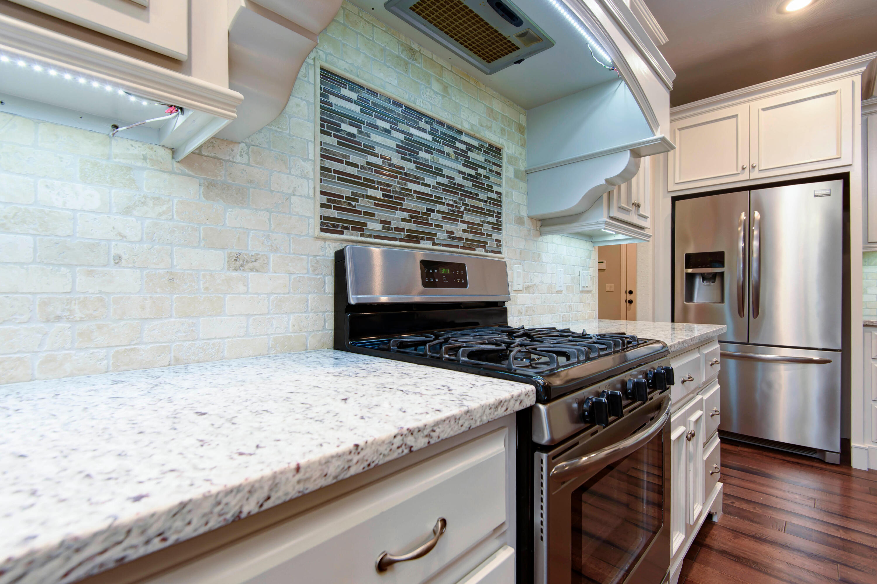 3249 S Victoria Avenue