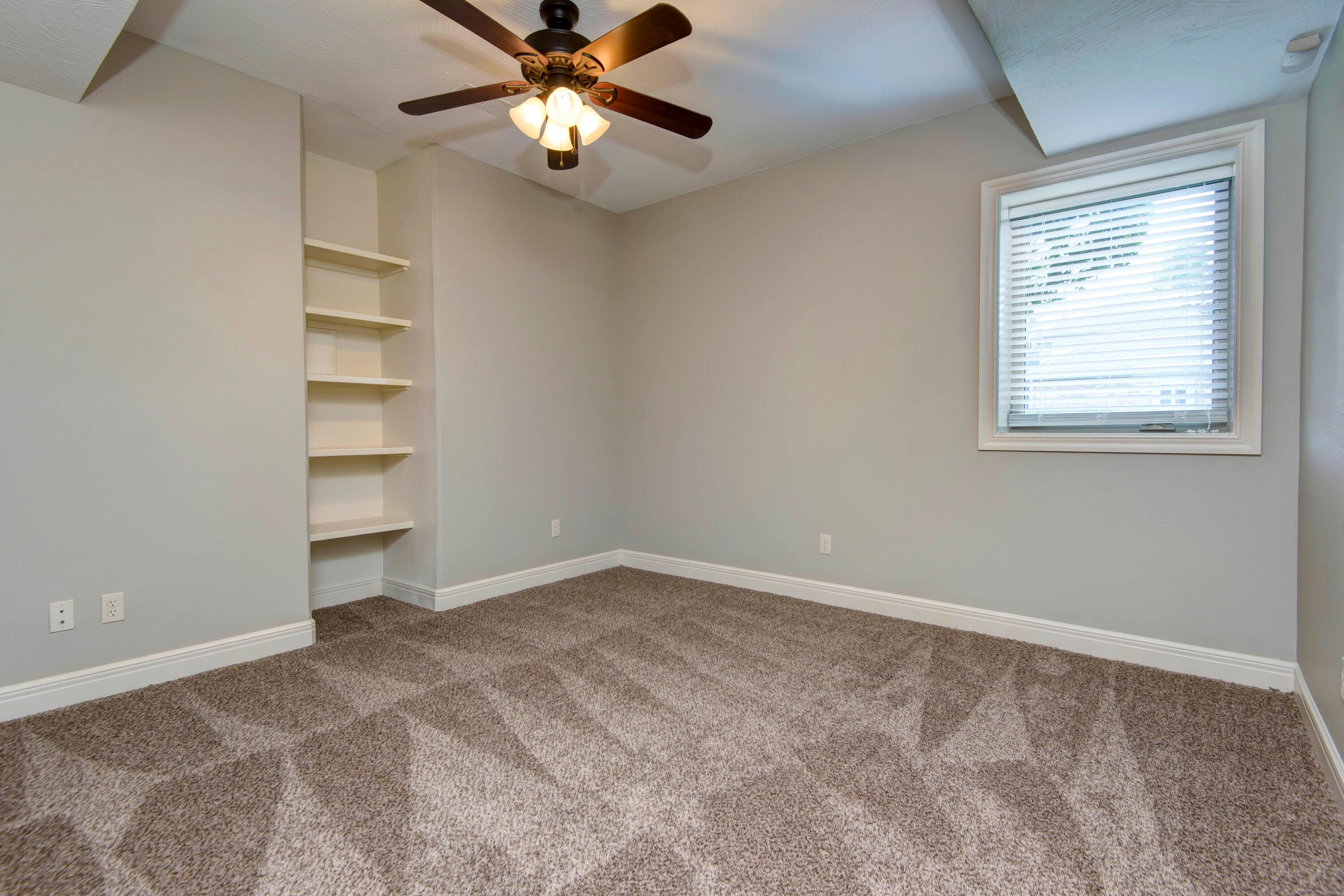 3249 S Victoria Avenue