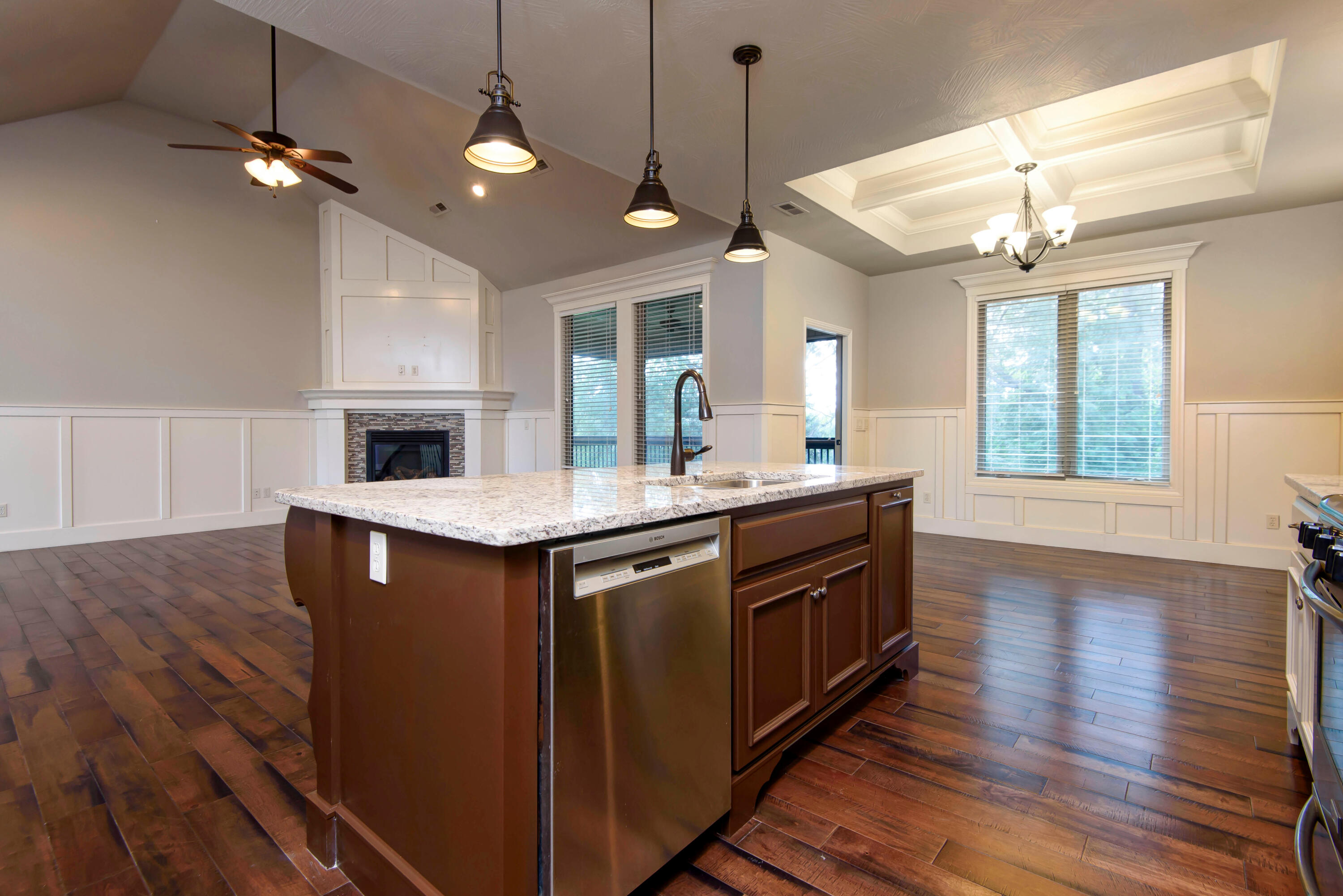 3249 S Victoria Avenue