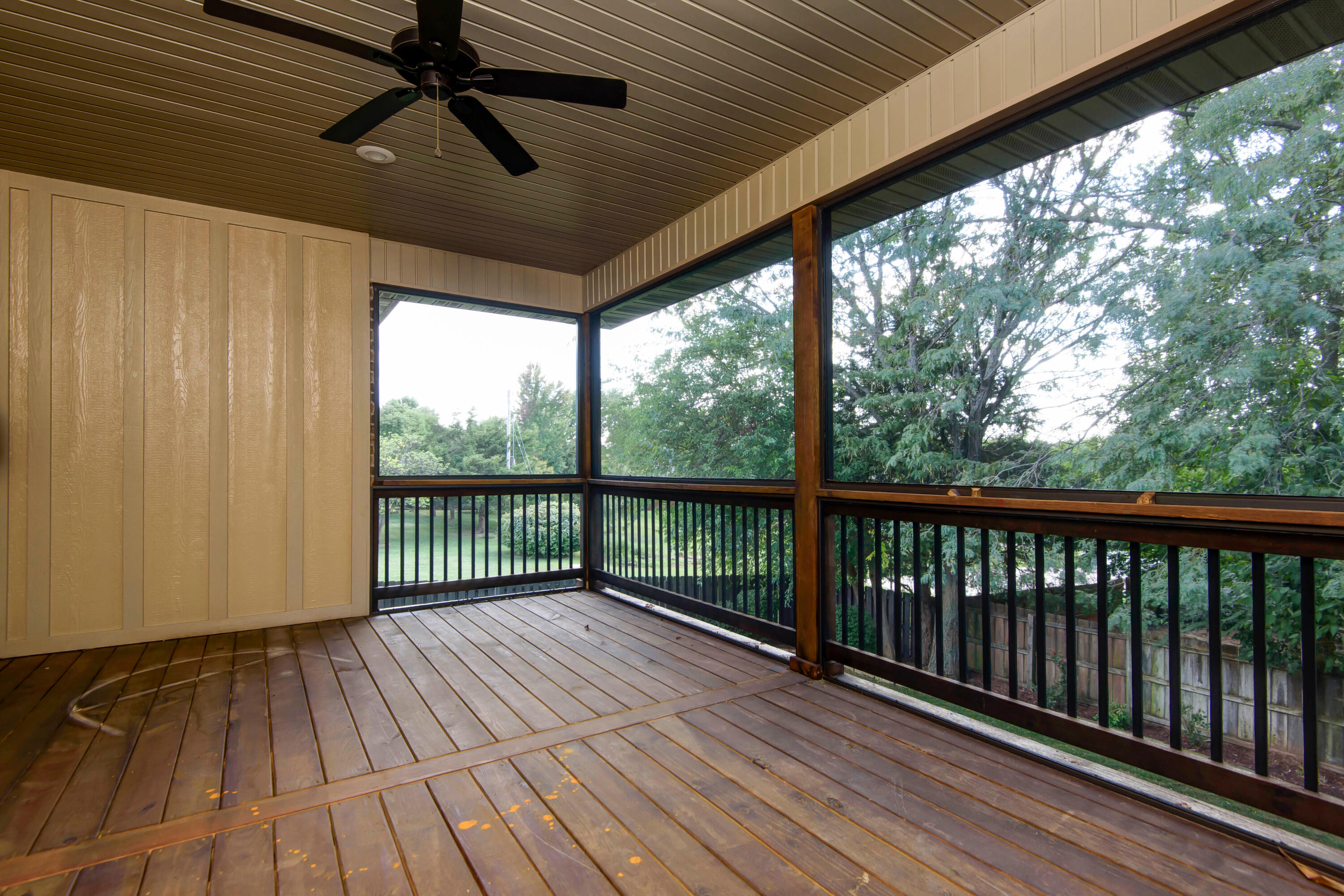 3249 S Victoria Avenue