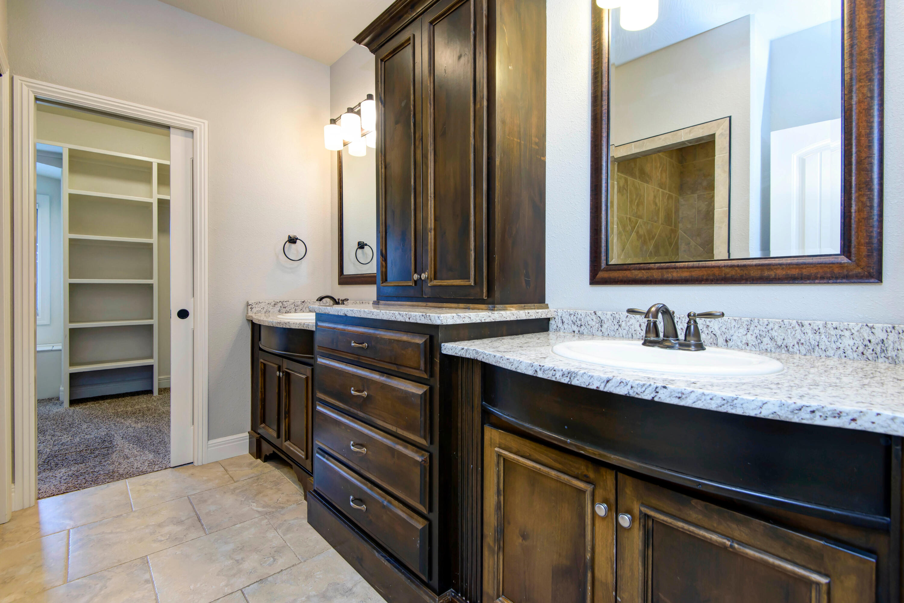 3249 S Victoria Avenue