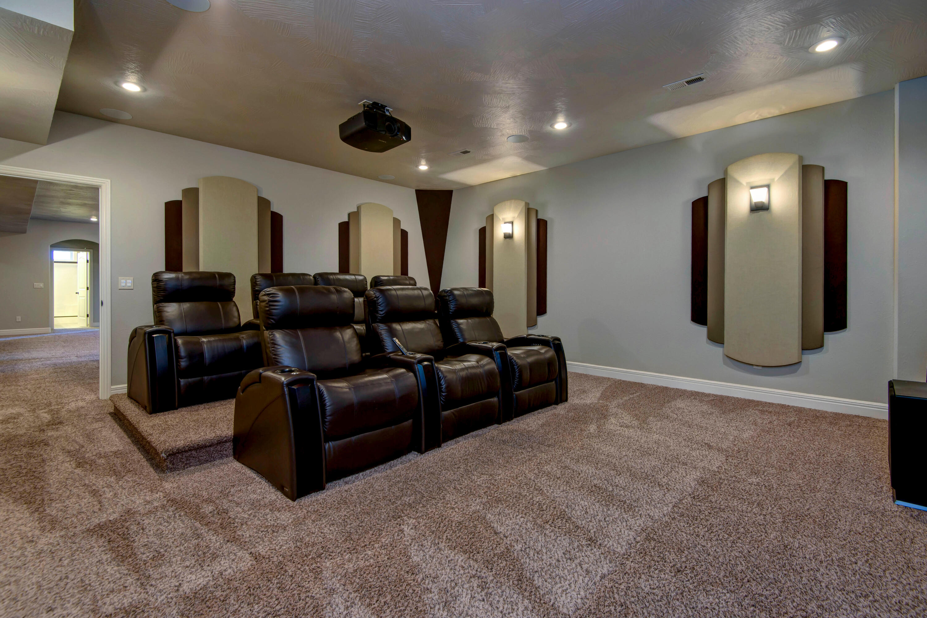 3249 S Victoria Avenue