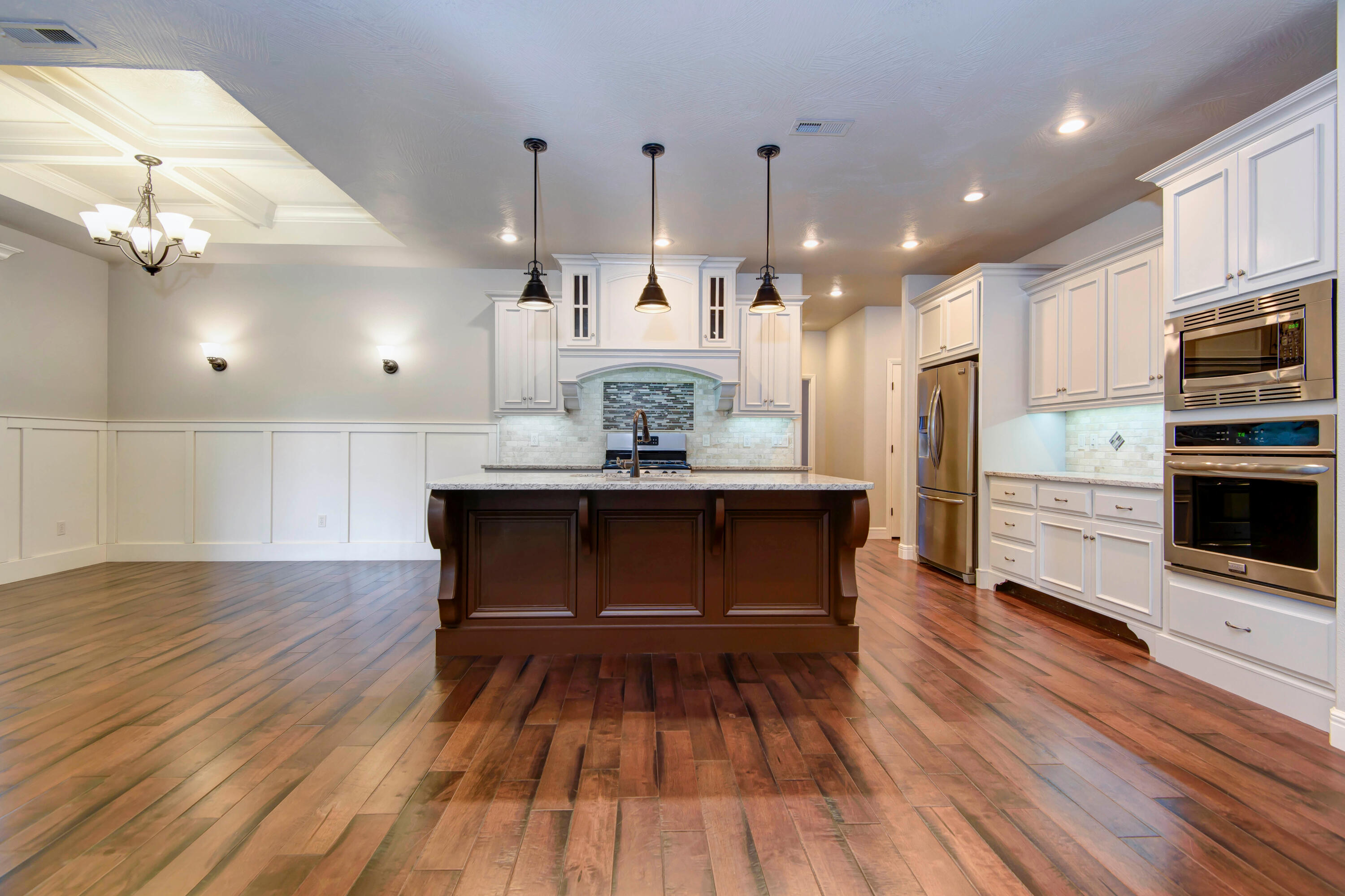 3249 S Victoria Avenue