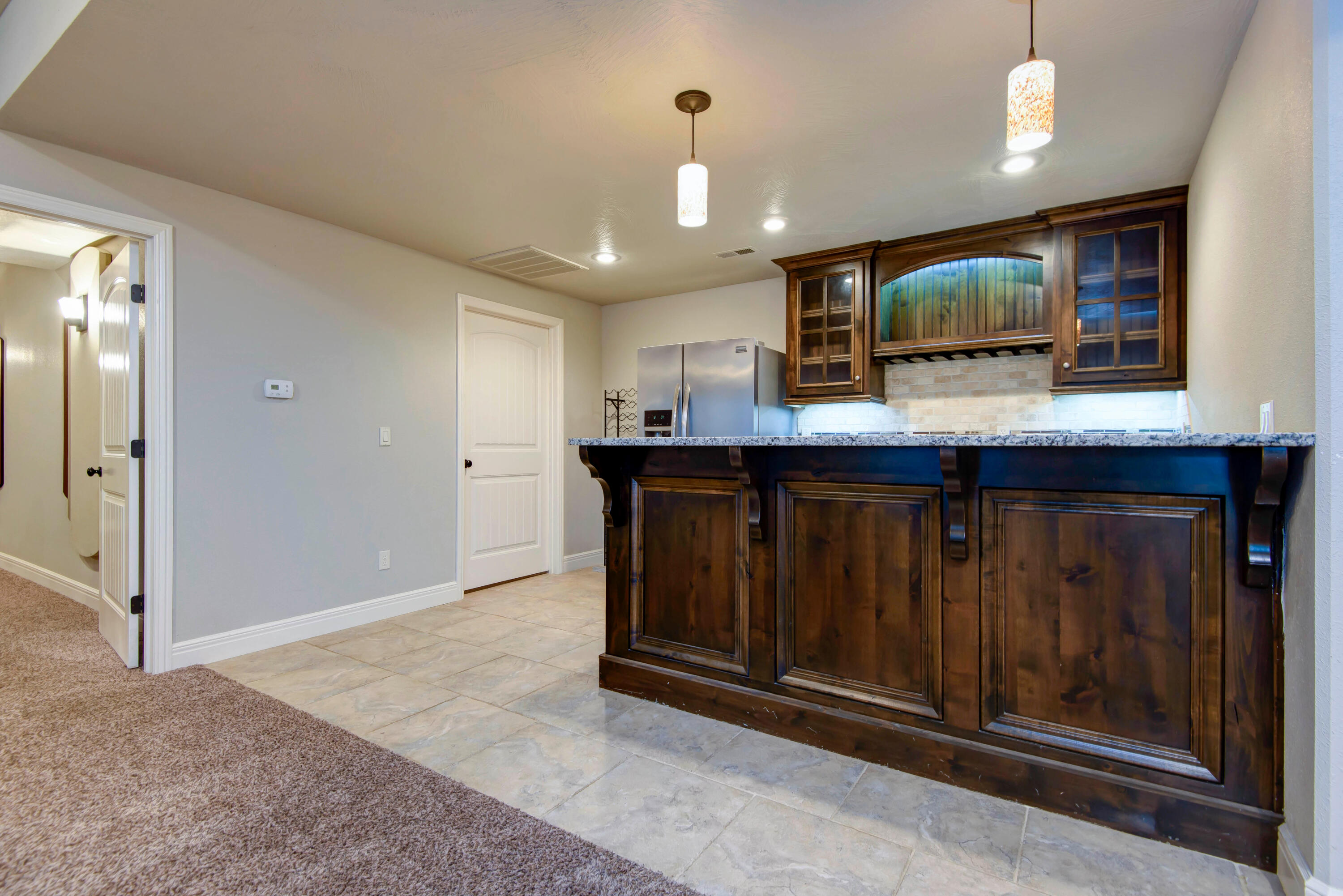 3249 S Victoria Avenue