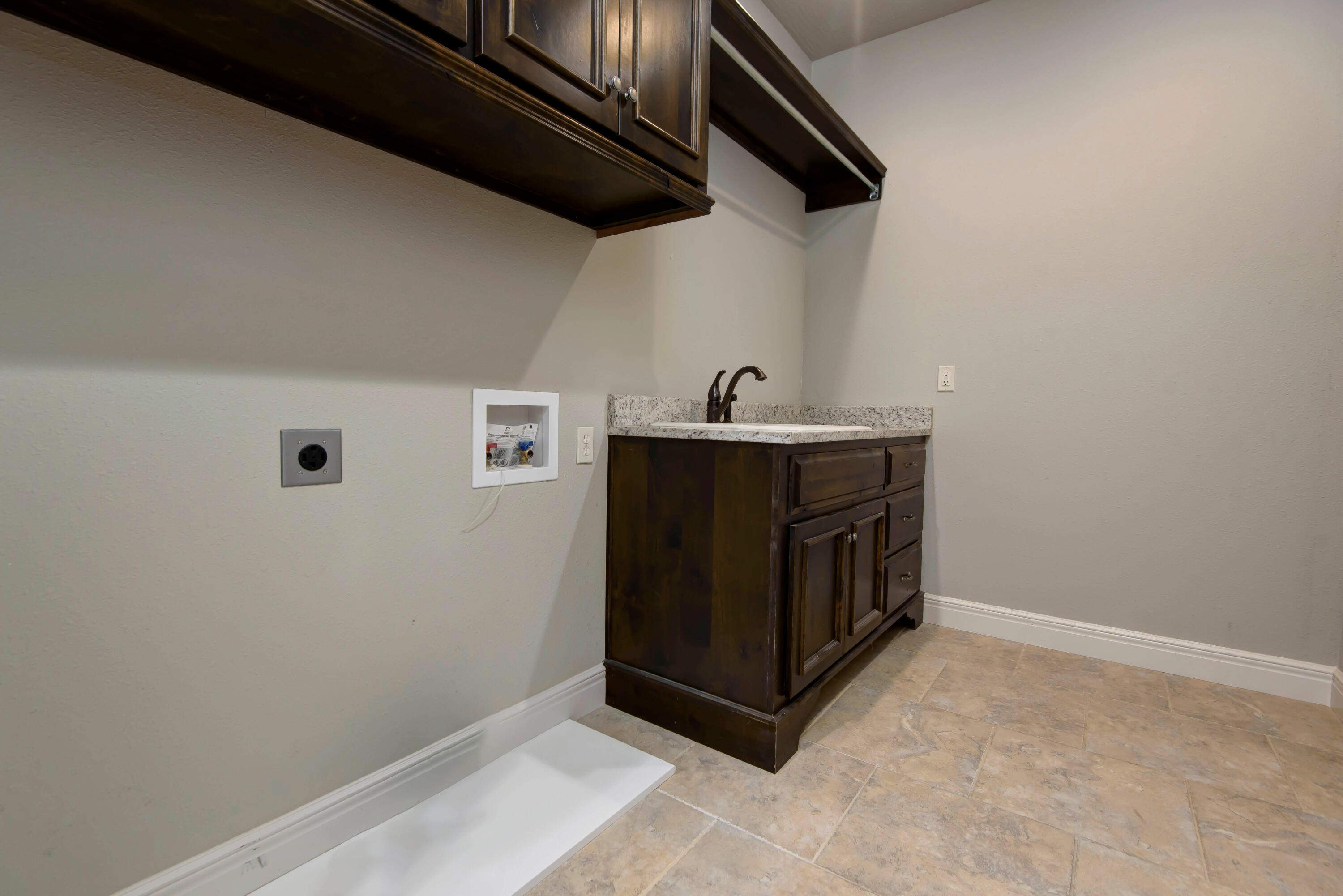 3249 S Victoria Avenue