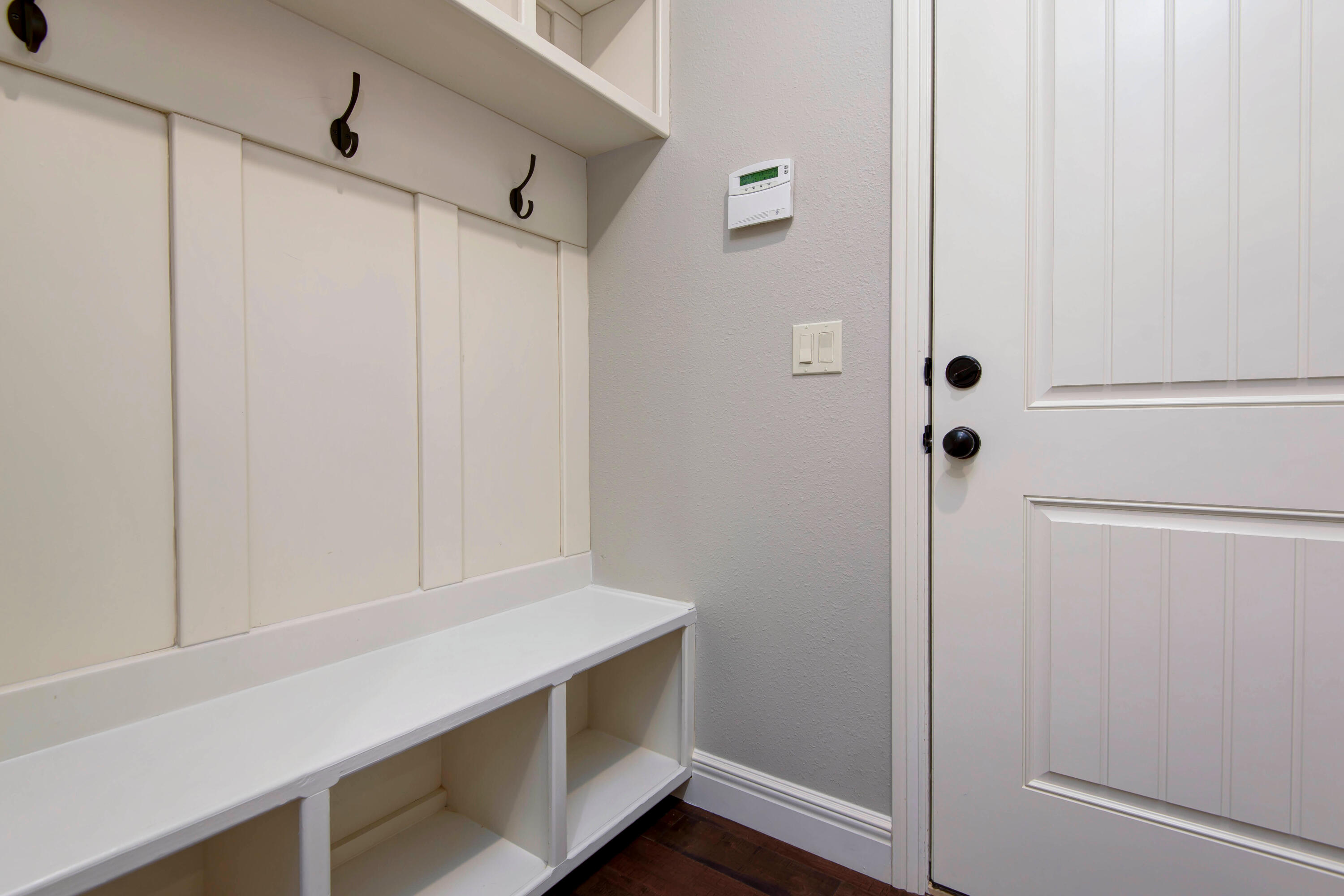 3249 S Victoria Avenue