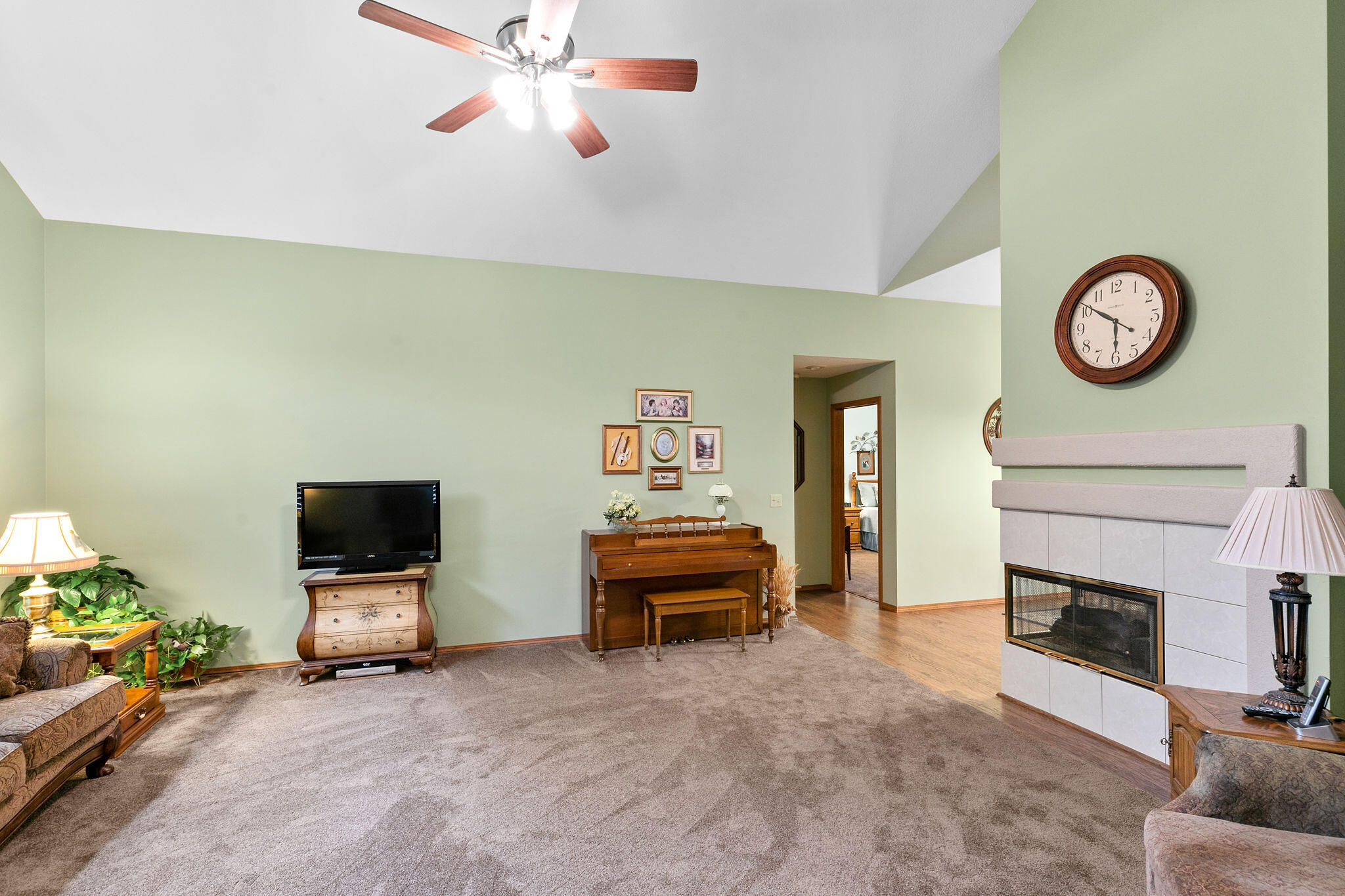 2257 E Powell Street