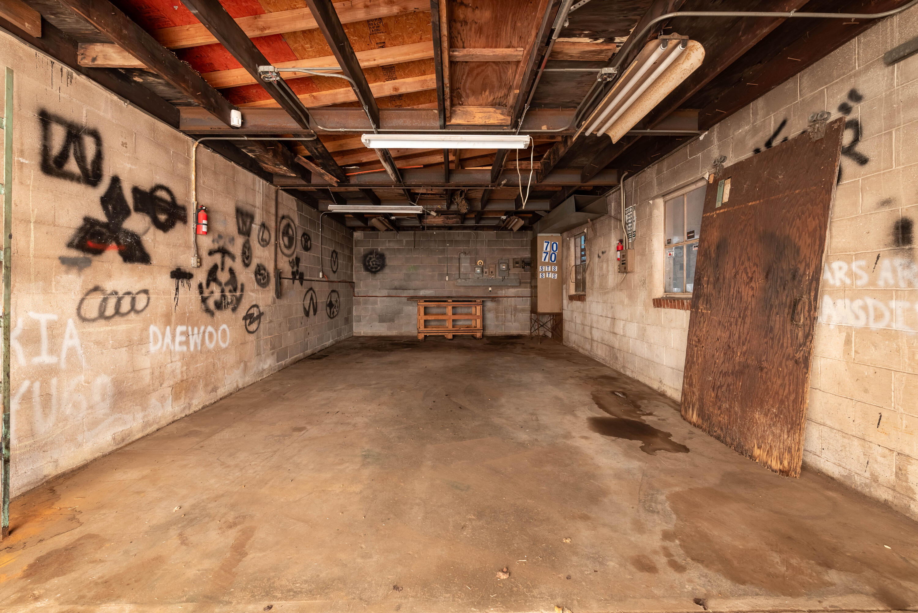3047 West Walnut Street