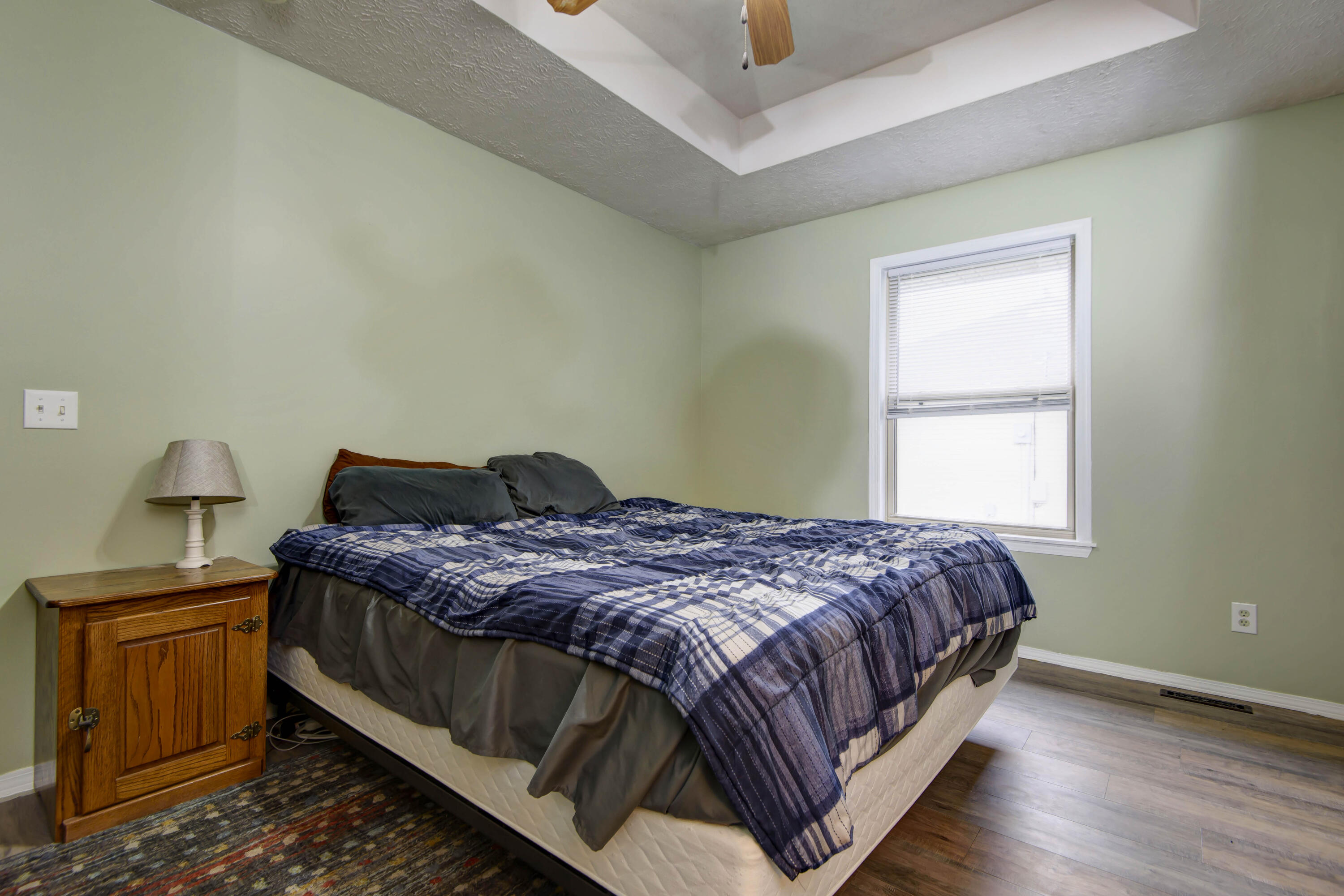 1121 N Hutchinson Avenue