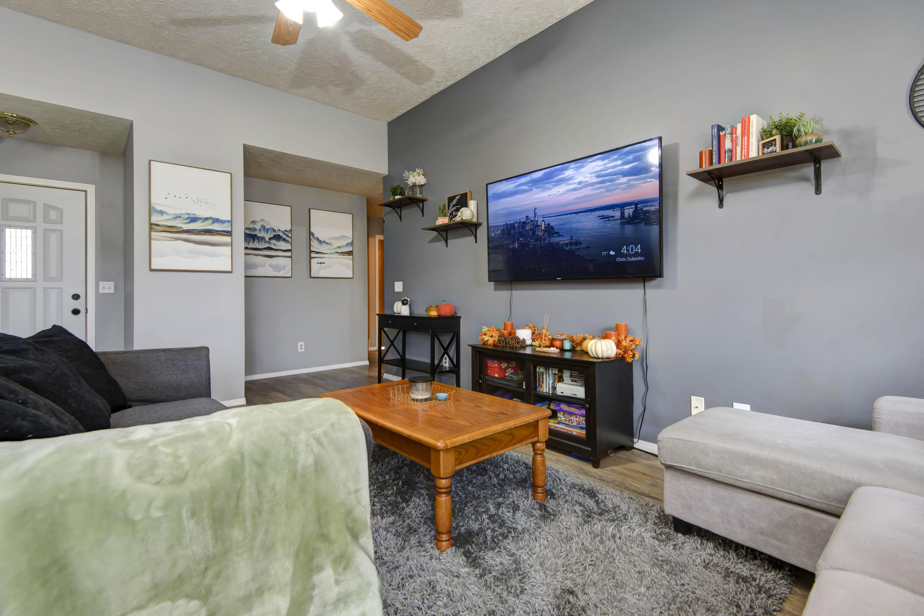 1121 N Hutchinson Avenue