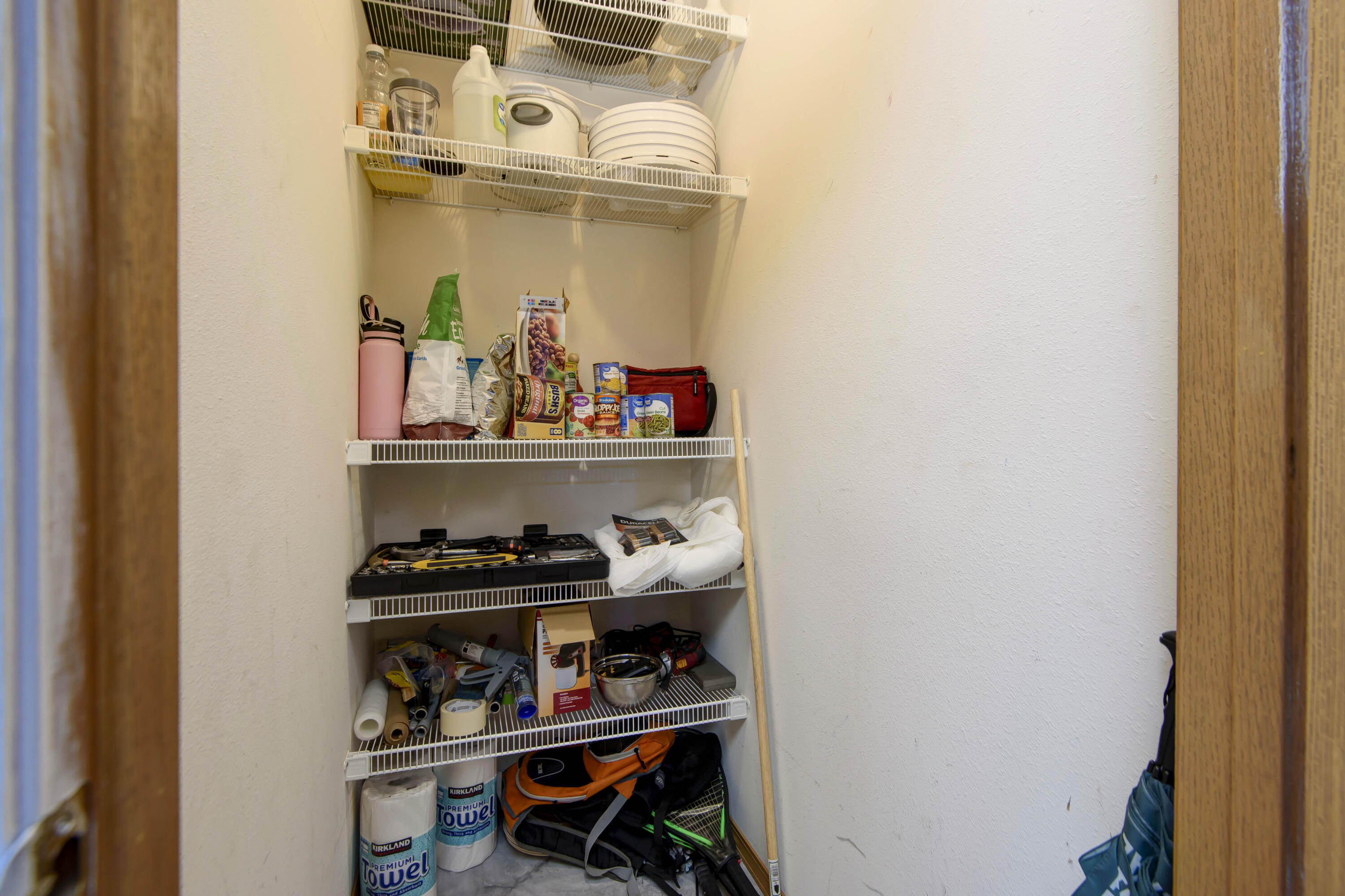 1121 N Hutchinson Avenue