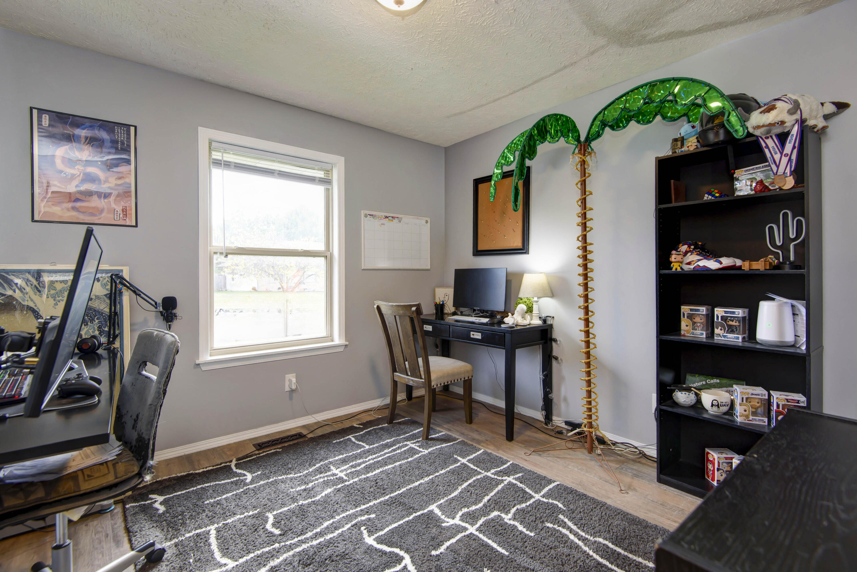 1121 N Hutchinson Avenue