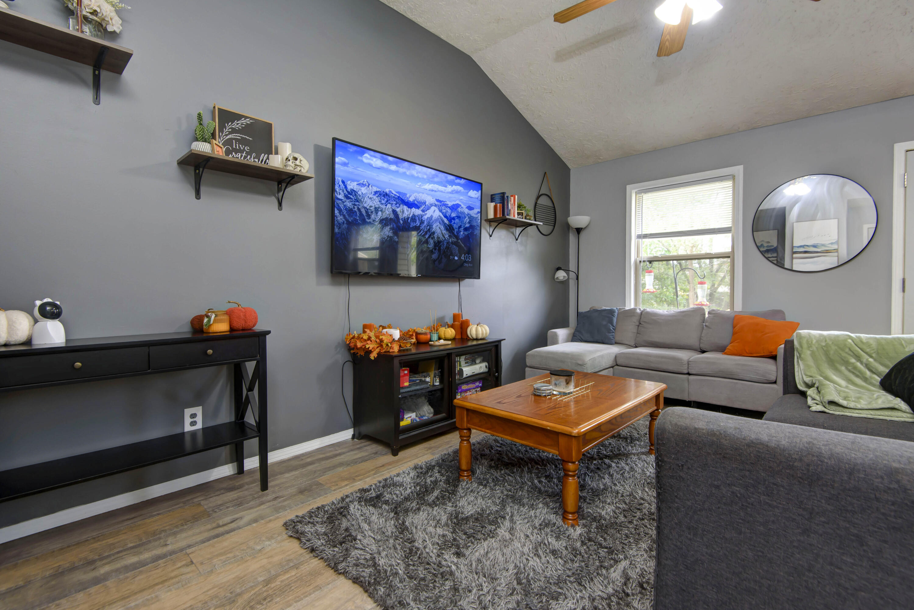 1121 N Hutchinson Avenue