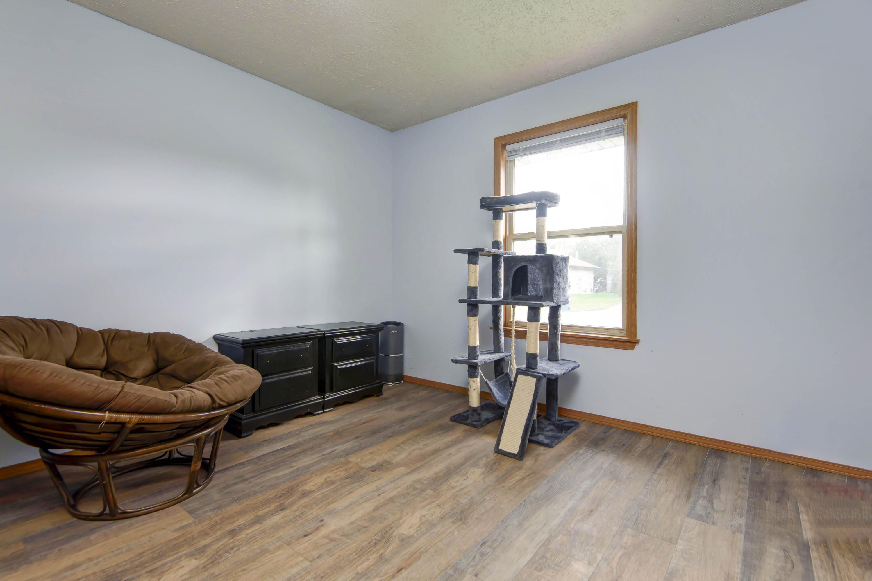 1121 N Hutchinson Avenue