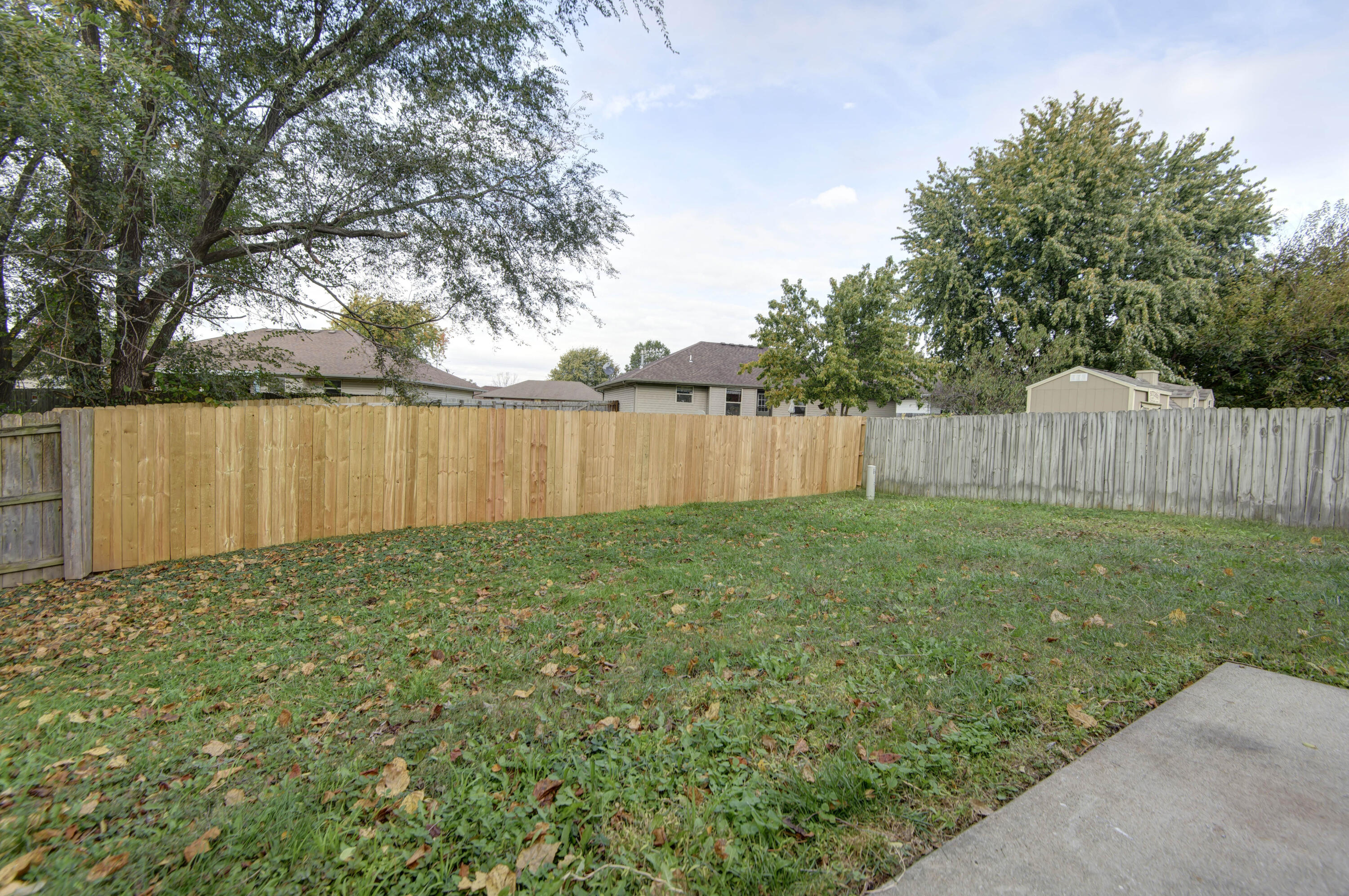 1121 N Hutchinson Avenue