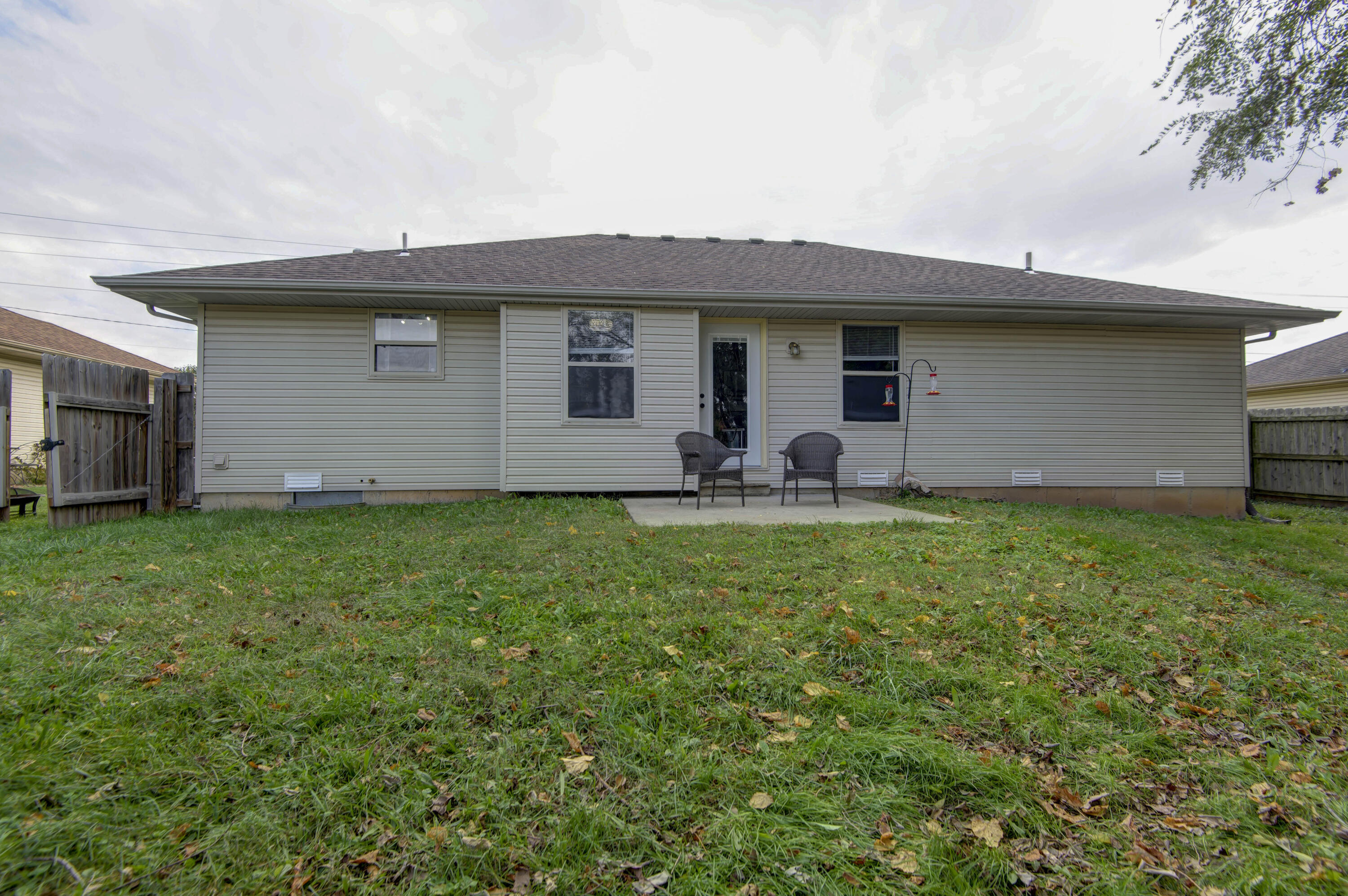 1121 N Hutchinson Avenue