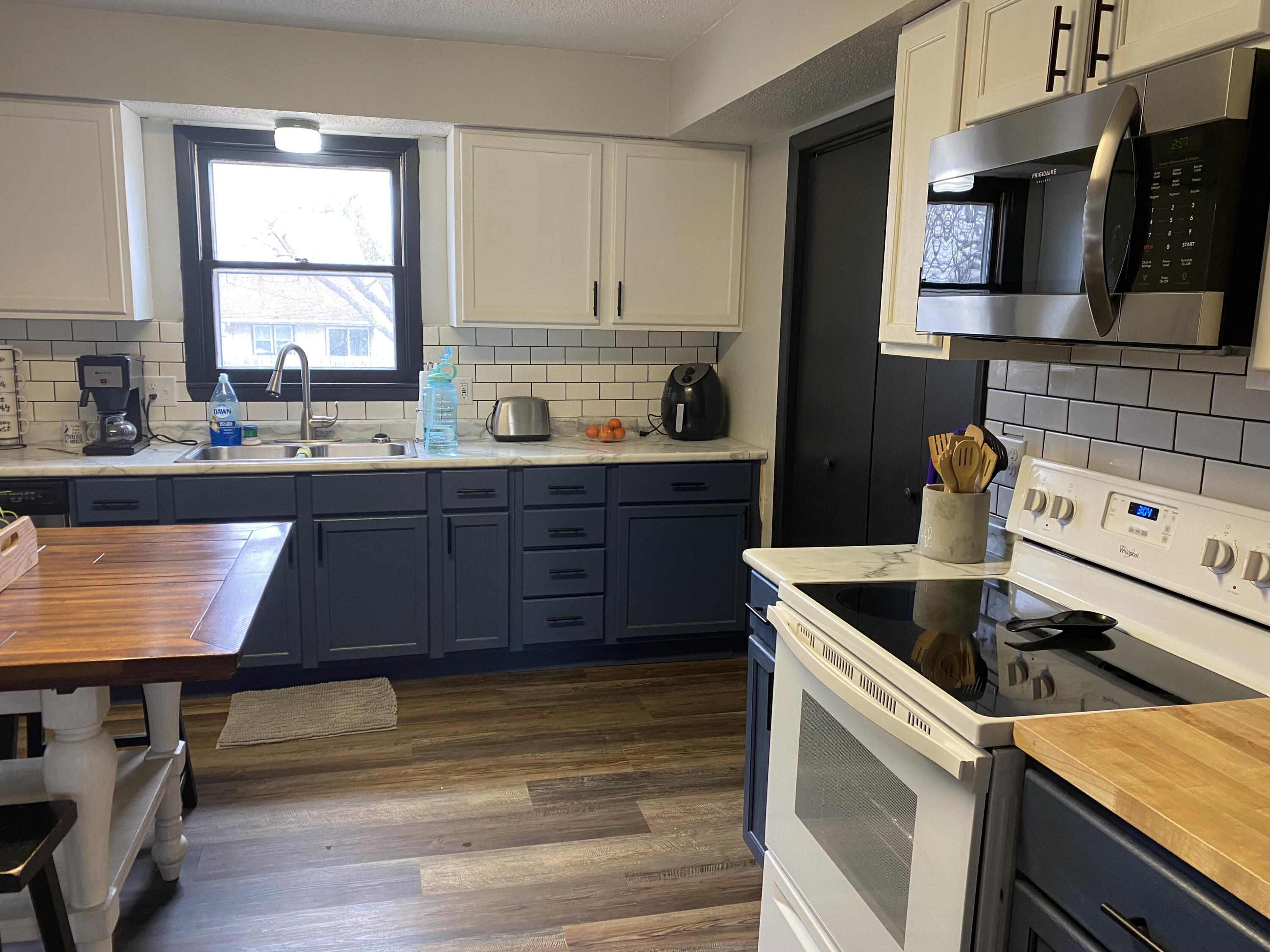927 West Morningside Street