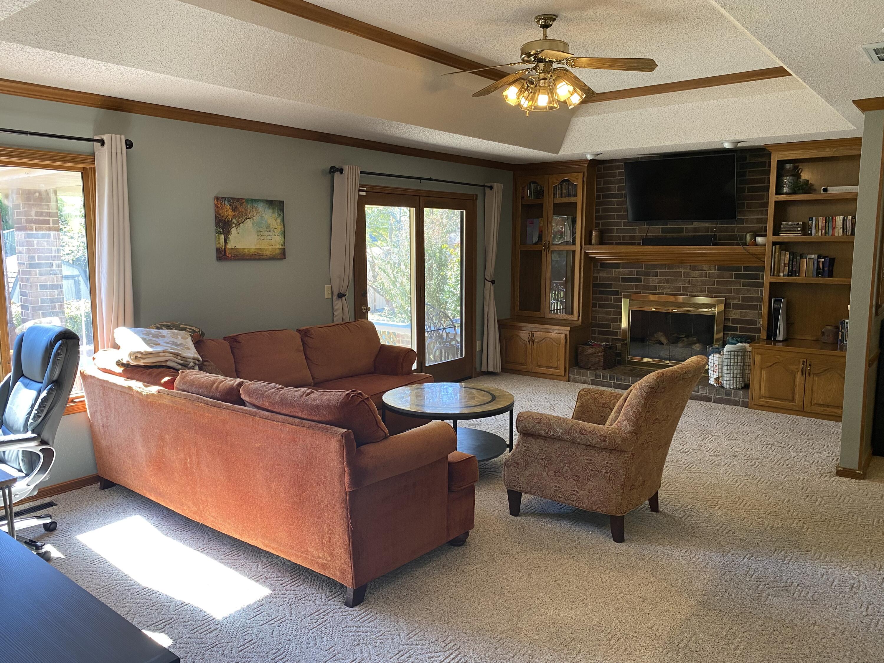 1020 W Seminole Street