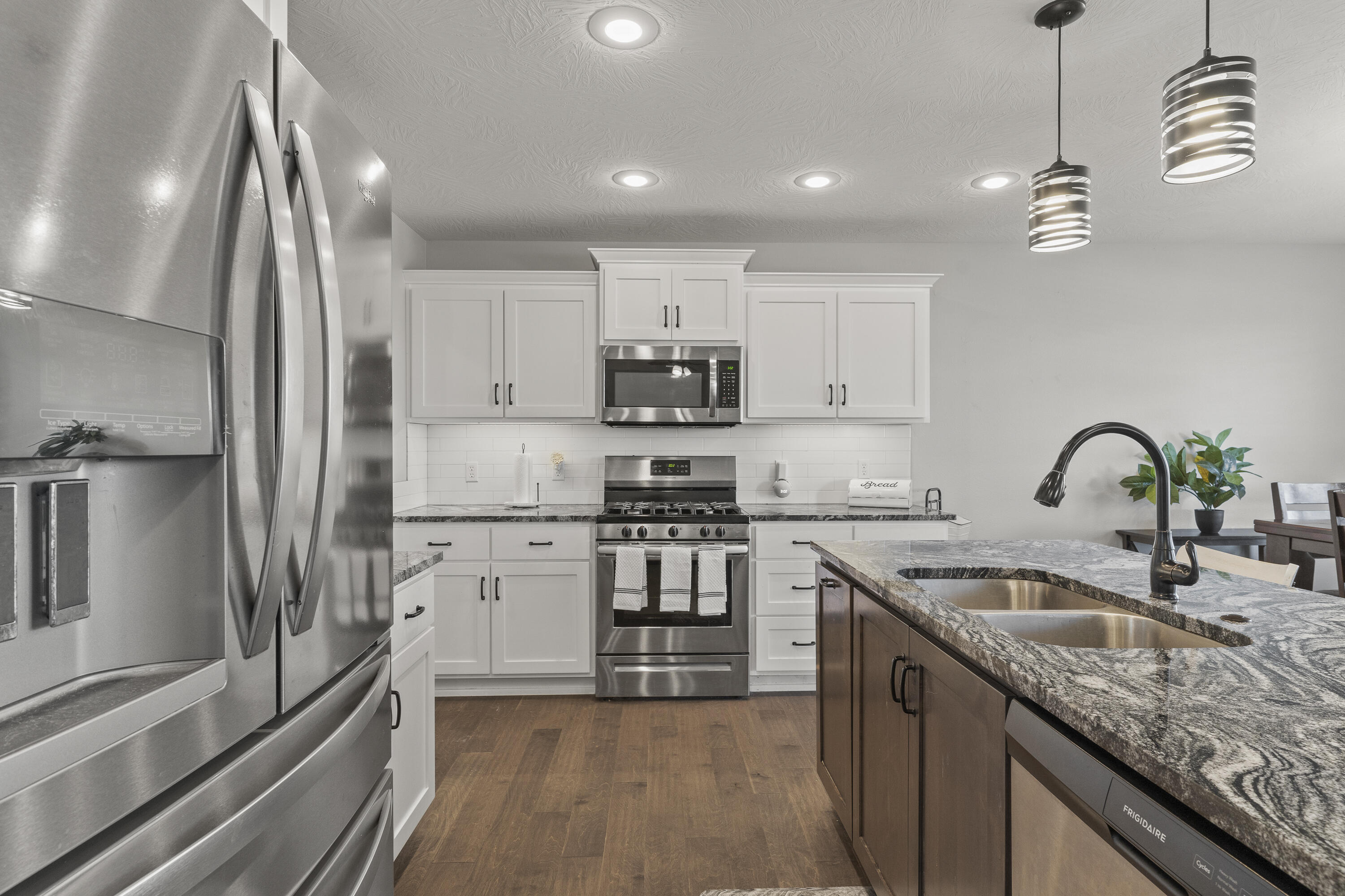 852 South Eastridge