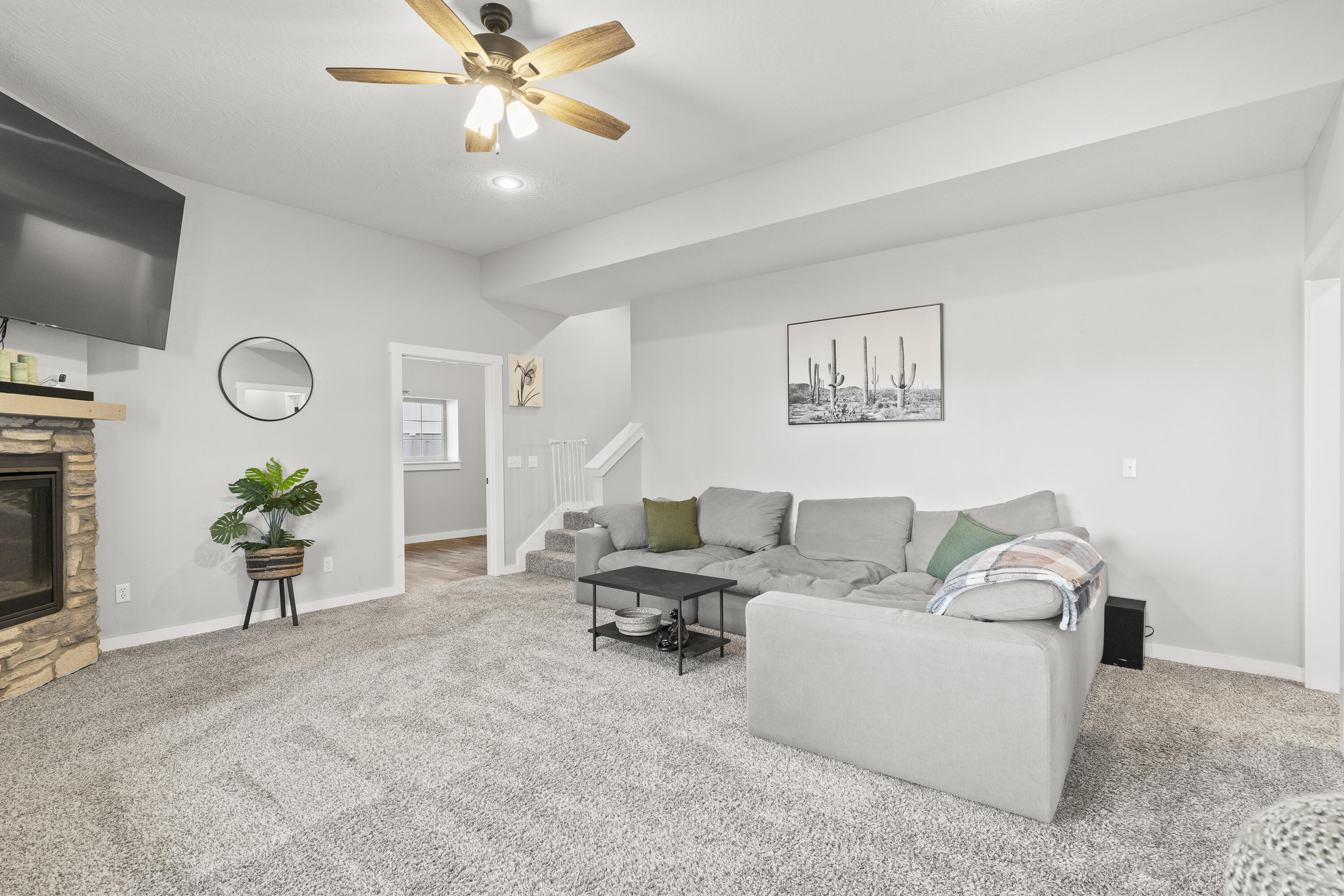 852 South Eastridge