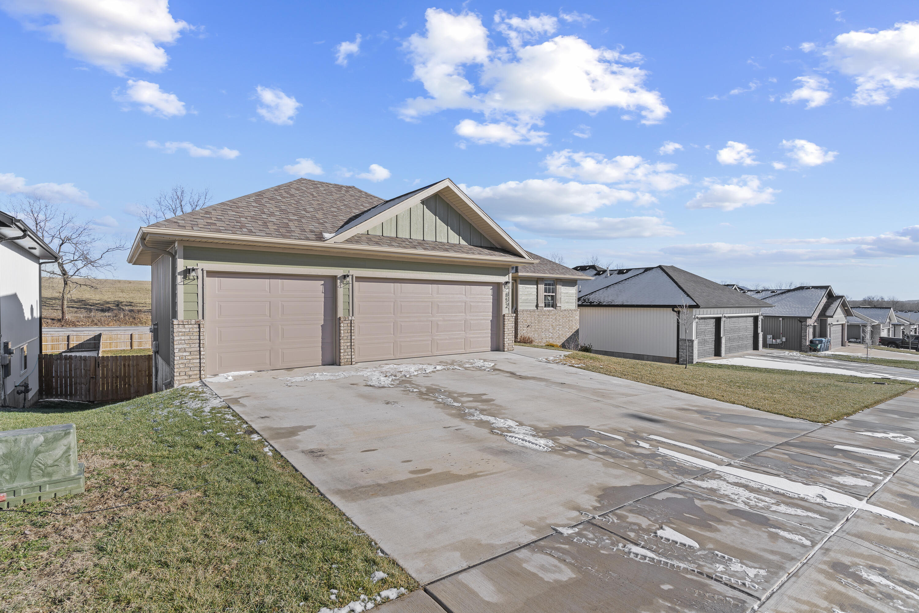 852 South Eastridge