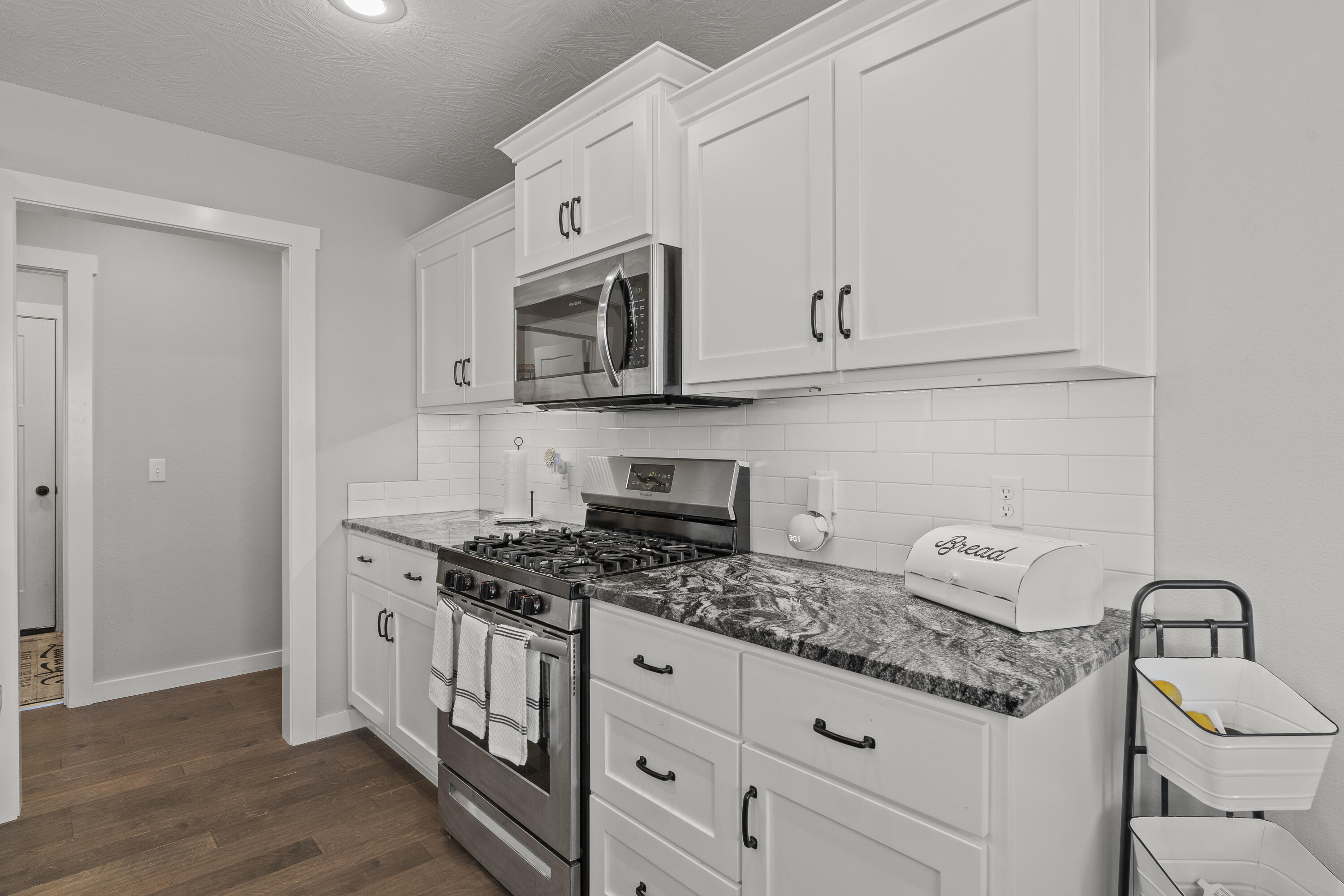 852 South Eastridge