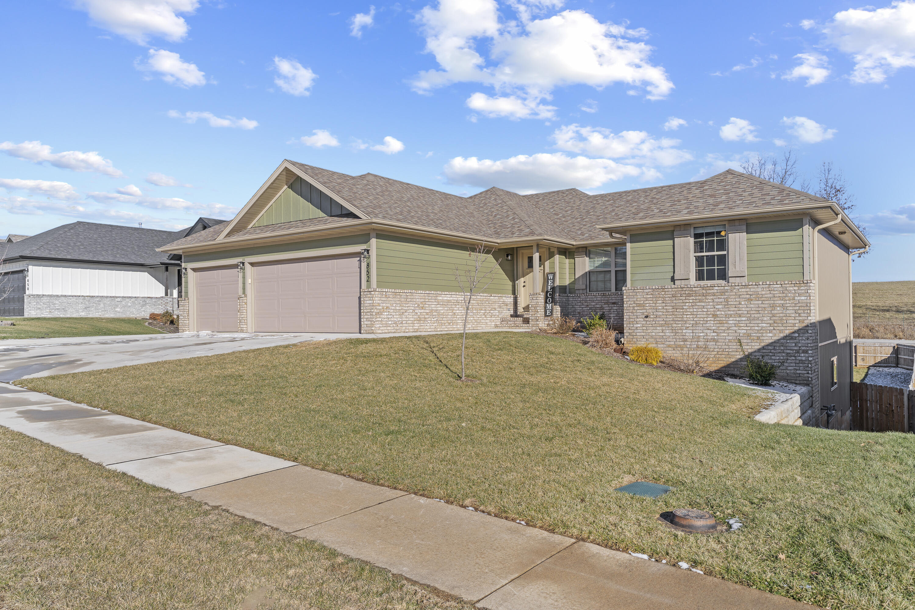 852 South Eastridge