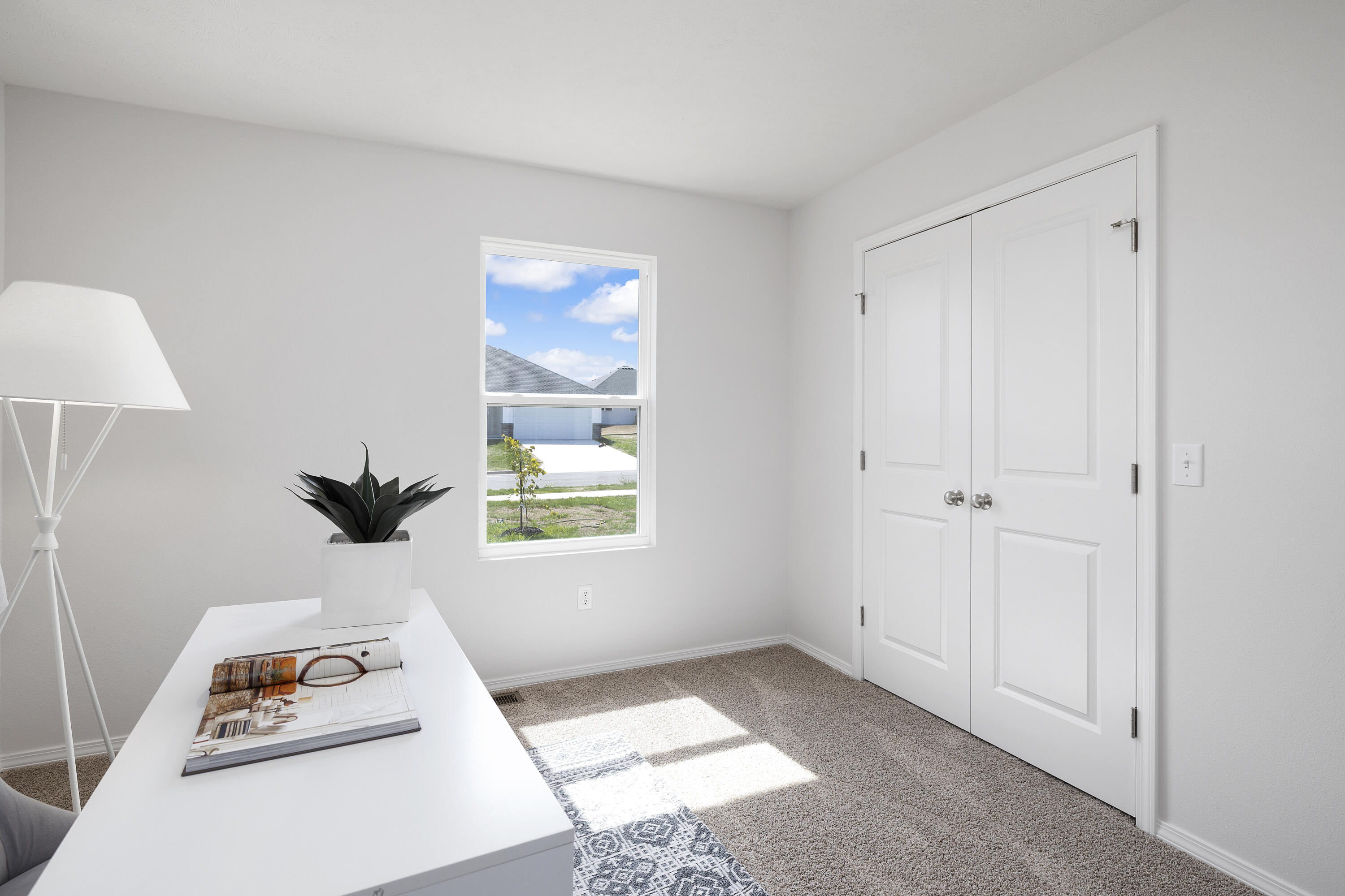 418 W Ledgestone Drive