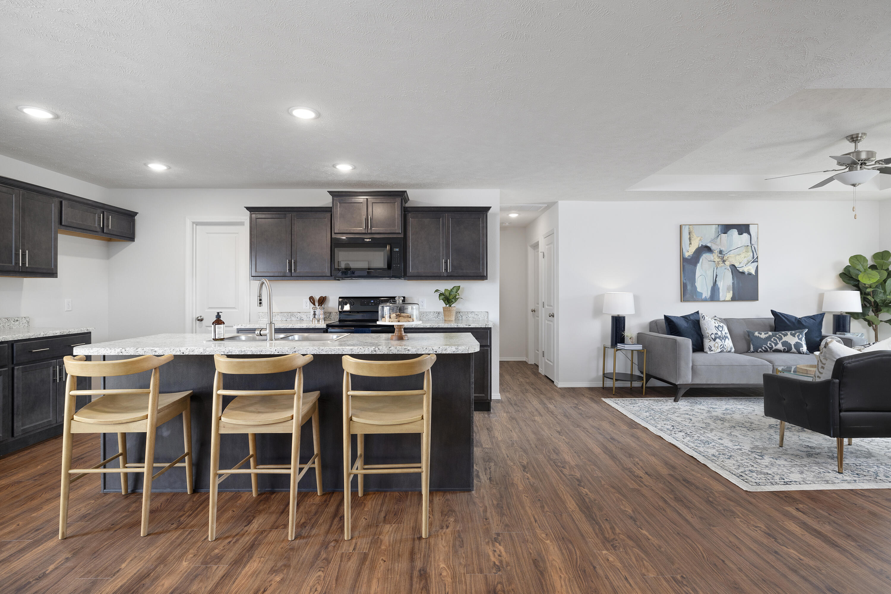 418 W Ledgestone Drive