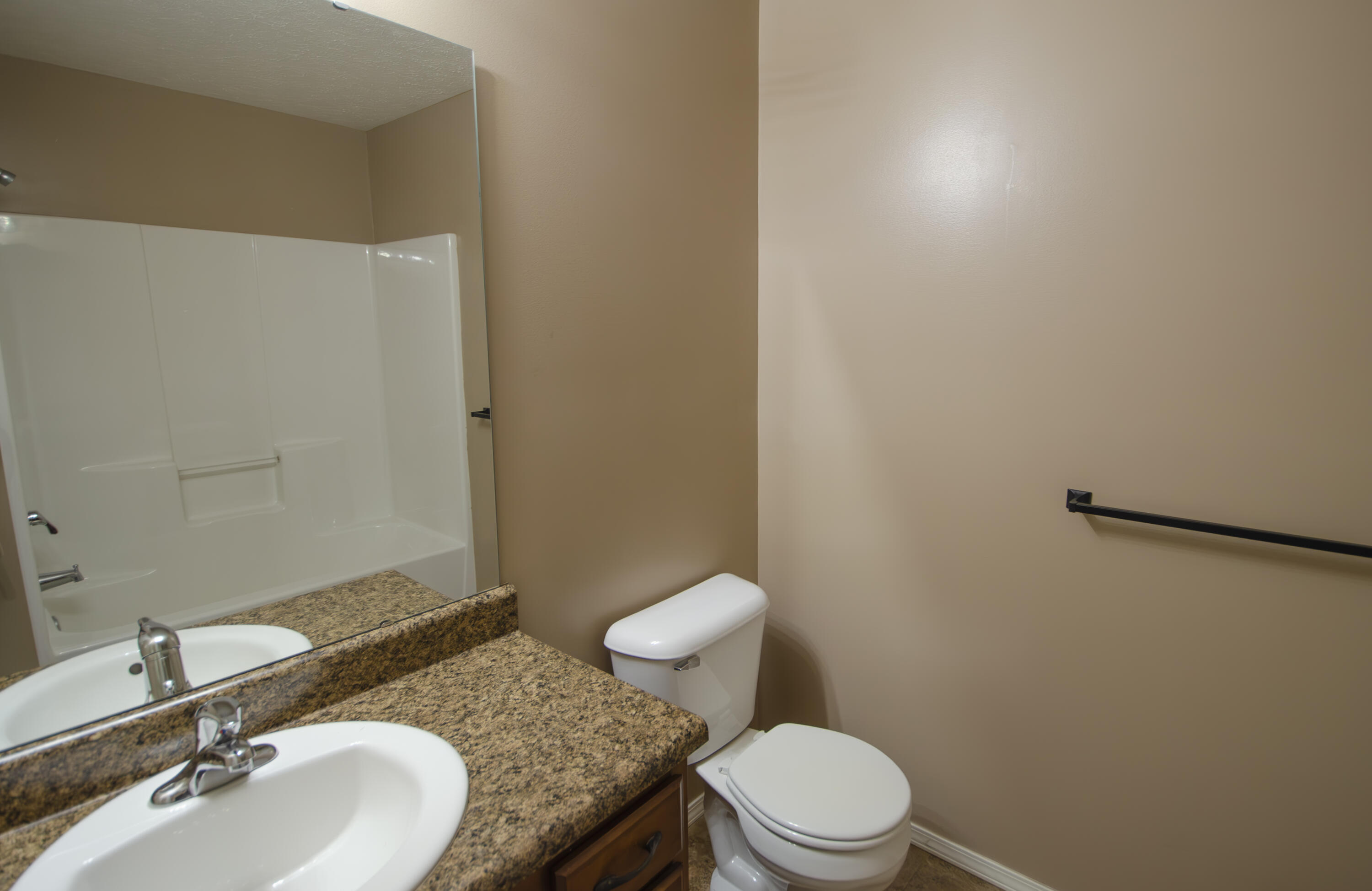 714 W Christopher Lane